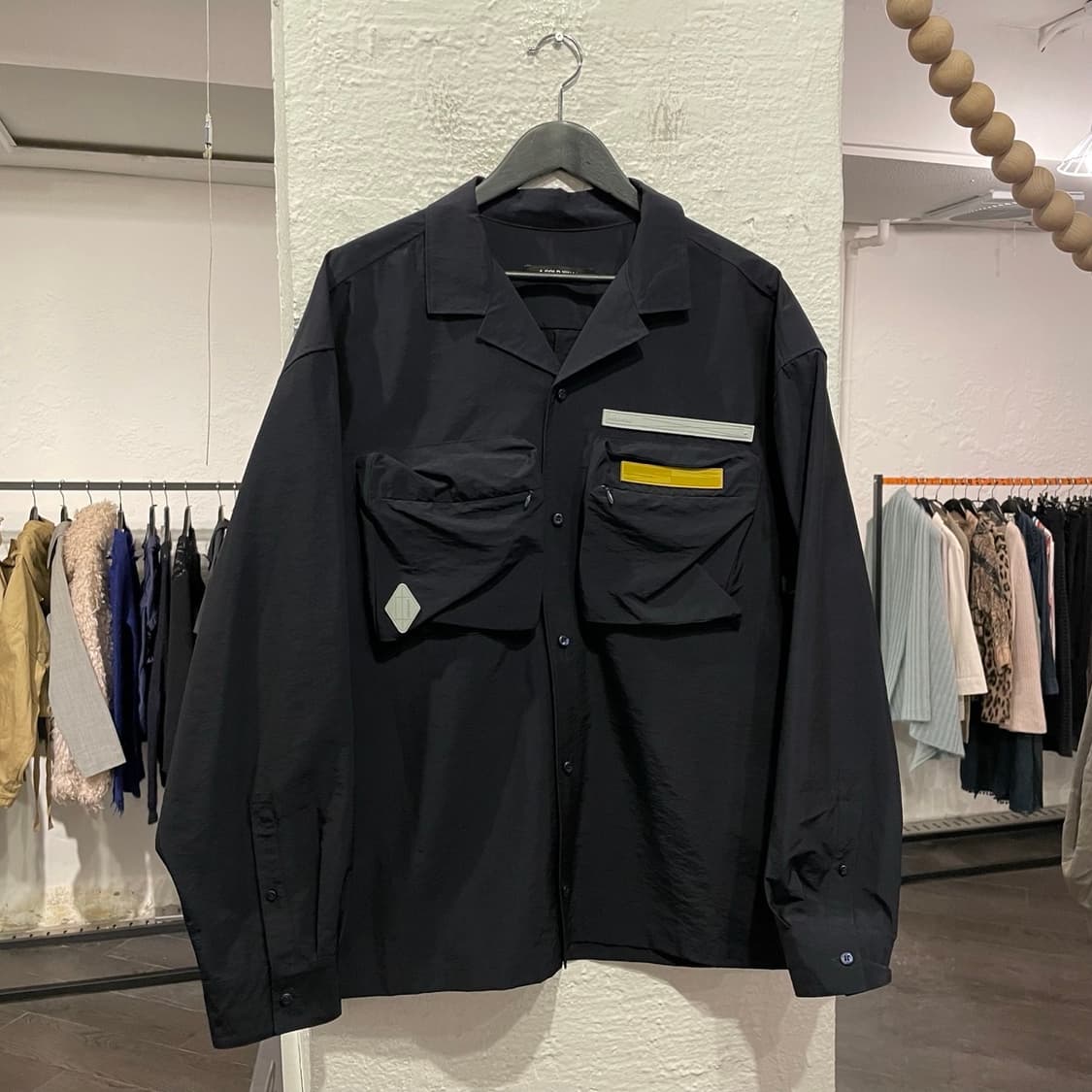 어콜드월 로고 셔츠 상품이미지1