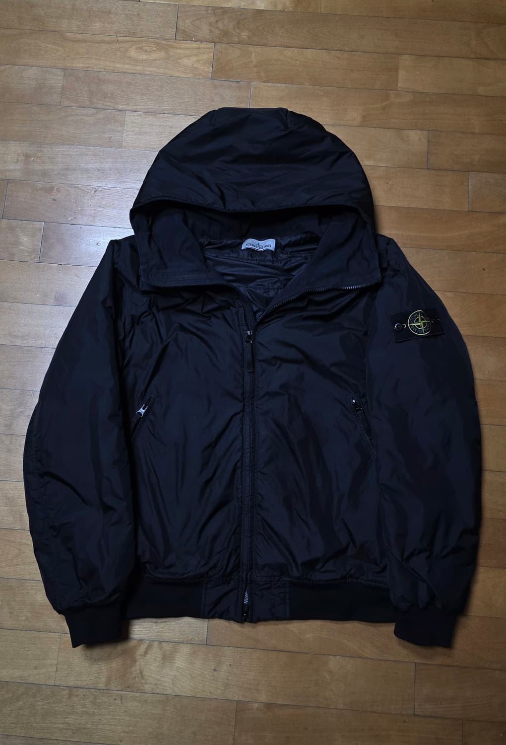 [새상품급]24fw 스톤아일랜드 크링클랩스 나일론 패딩 블랙 상품이미지1