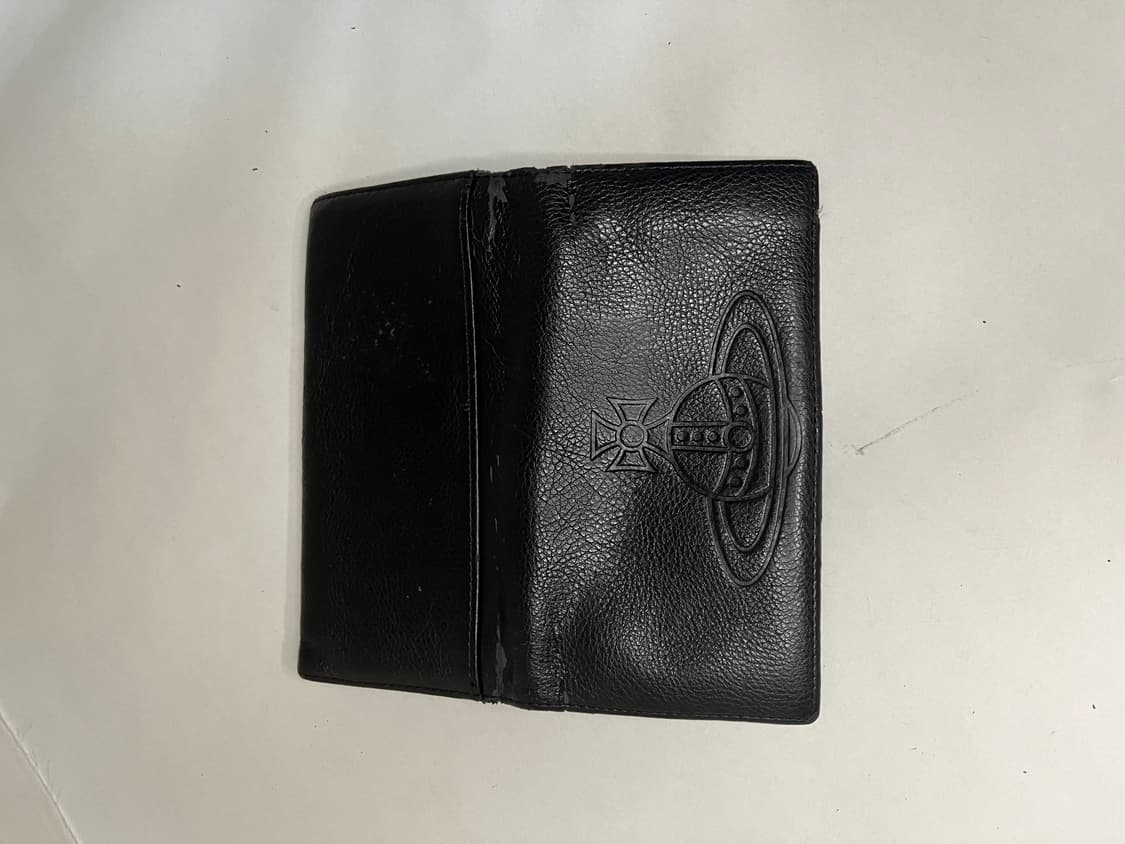 비비안웨스트우드 로고 음각 장지갑 상품이미지3