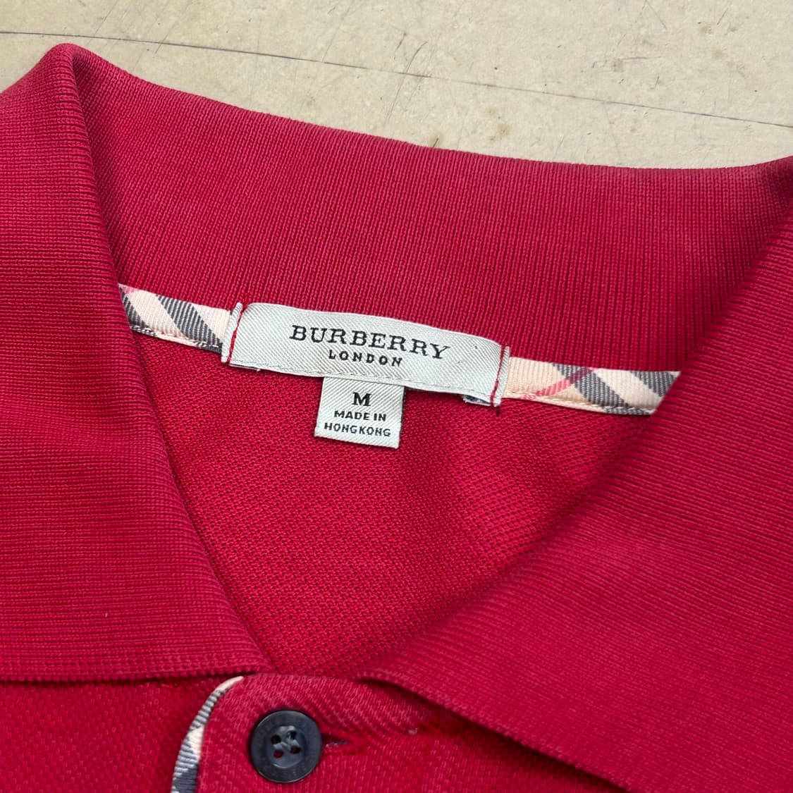 M 버버리 레드 카라 반팔 티셔츠 상품이미지4