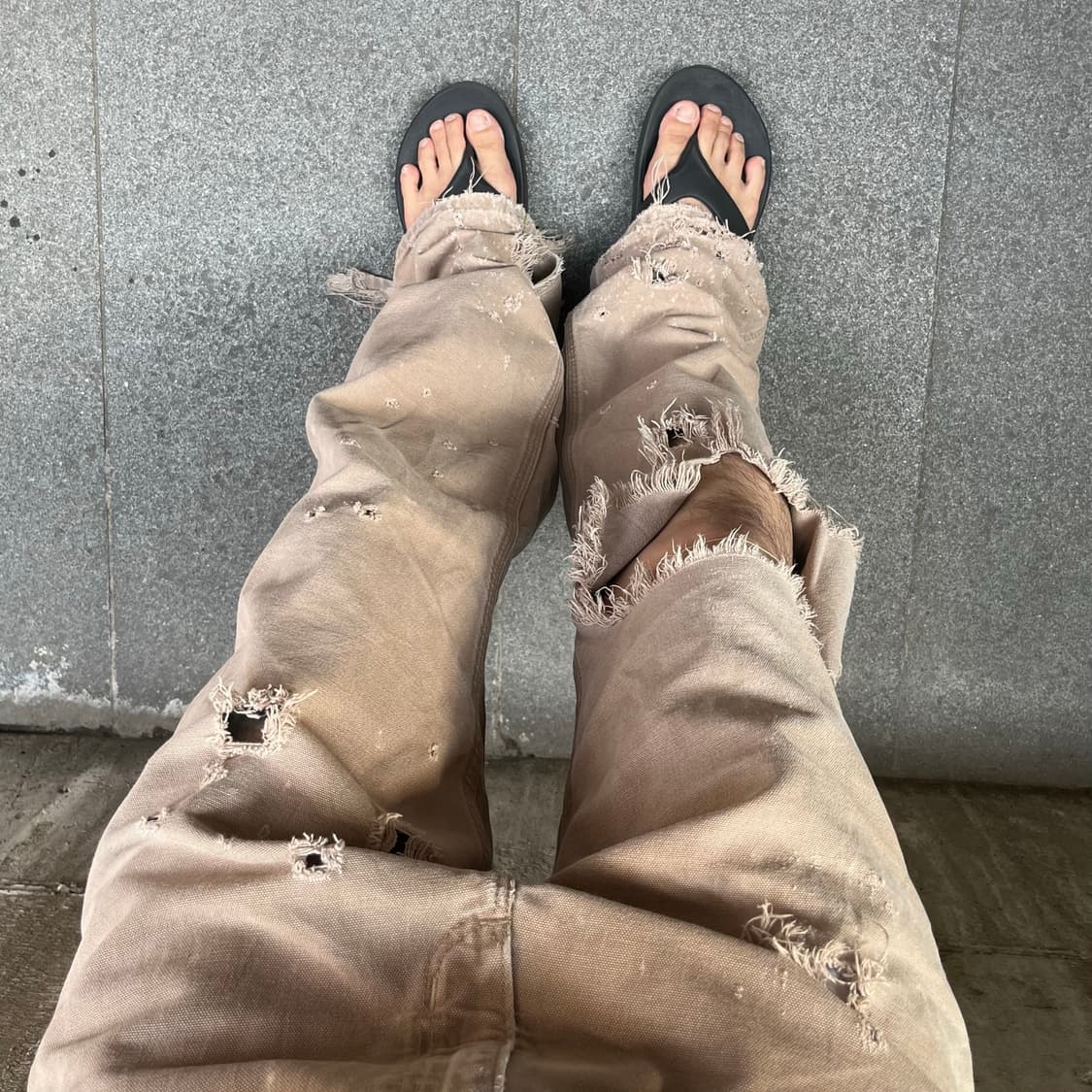 Carhartt 데미지 카펜터 팬츠 (34“) 상품이미지1