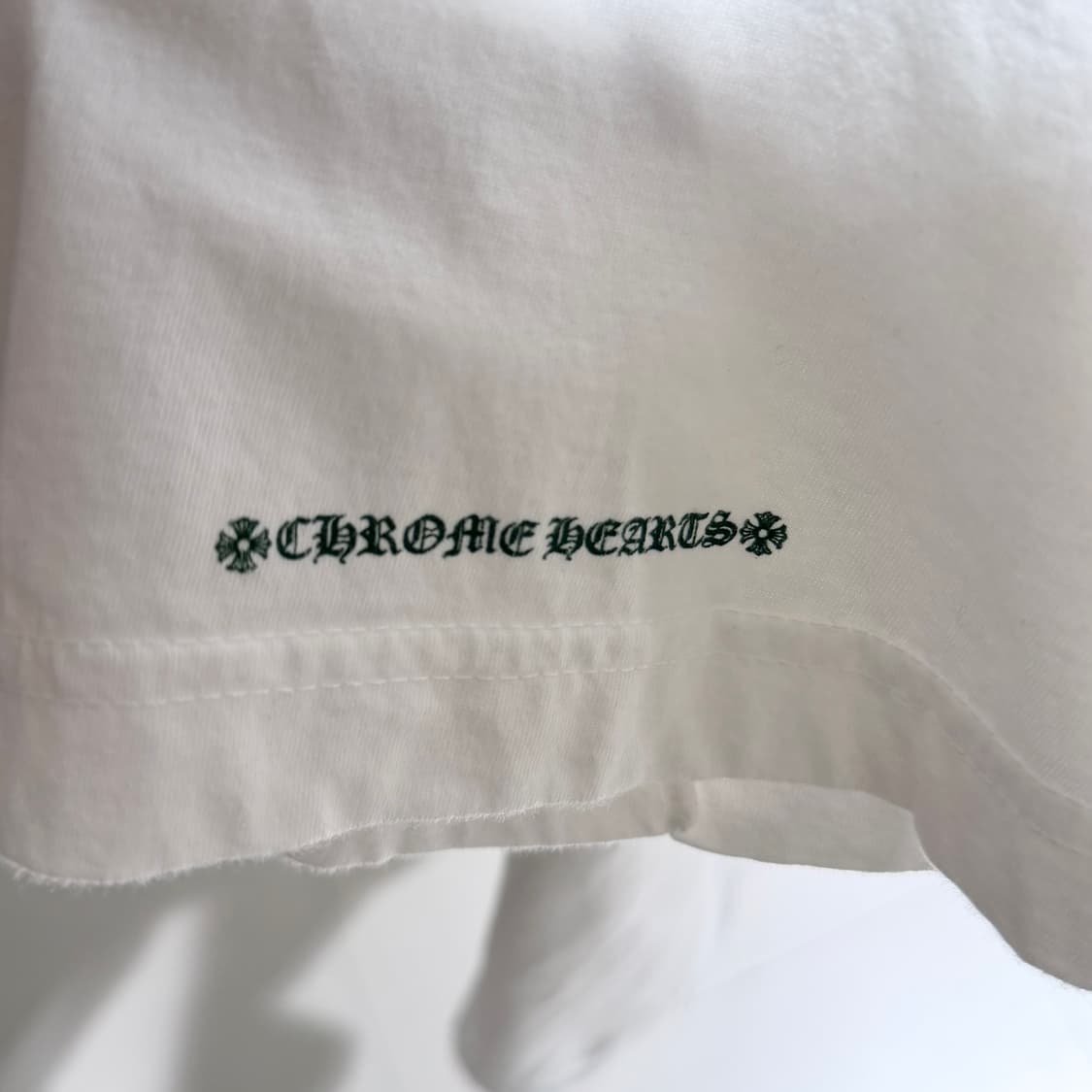 (A+/M) / 크롬하츠 크로스 멀티컬러 세메터리 티셔츠 화이트 상품이미지4