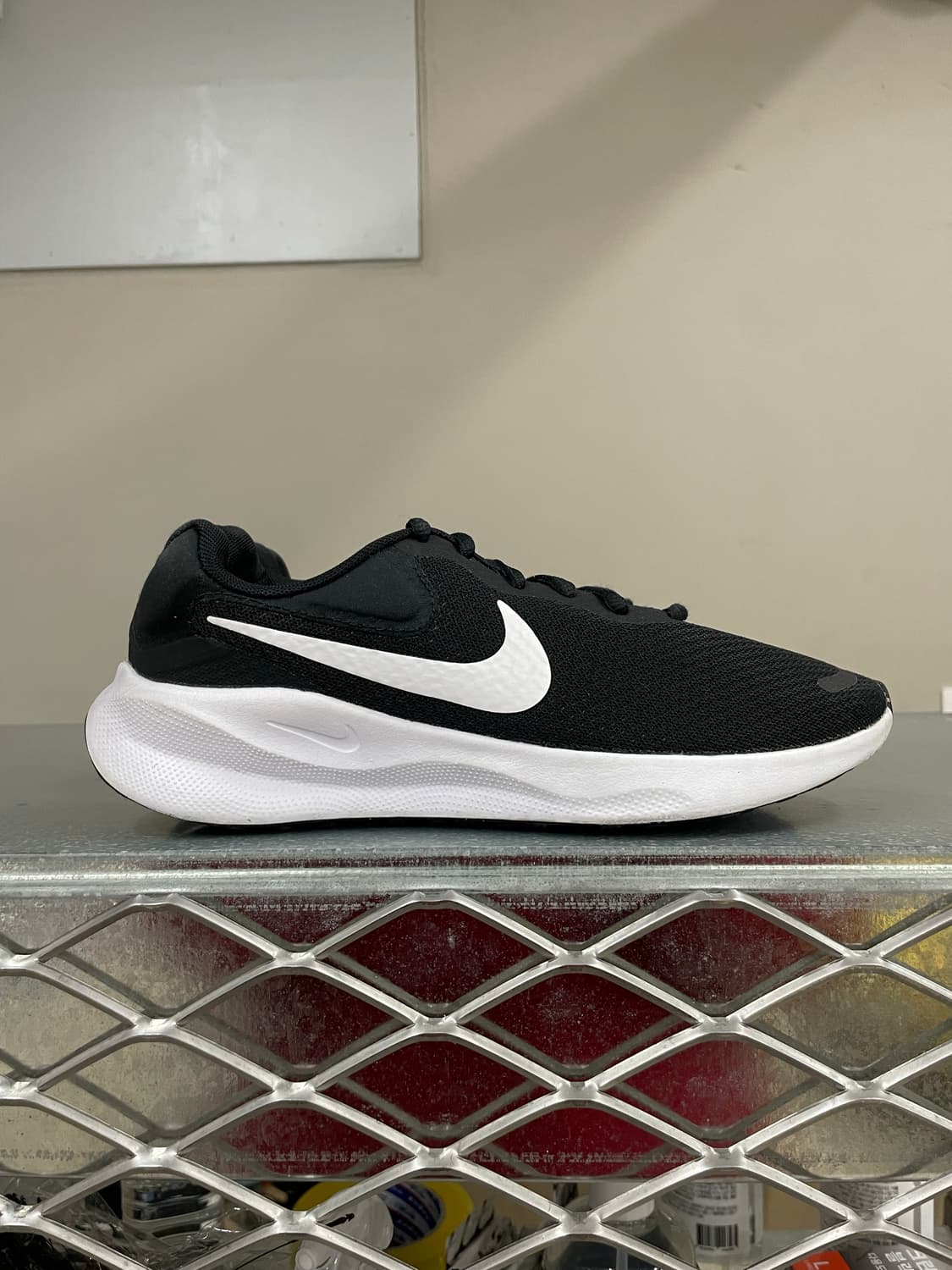 나이키 레볼루션7 블랙 화이트 250 상품이미지4