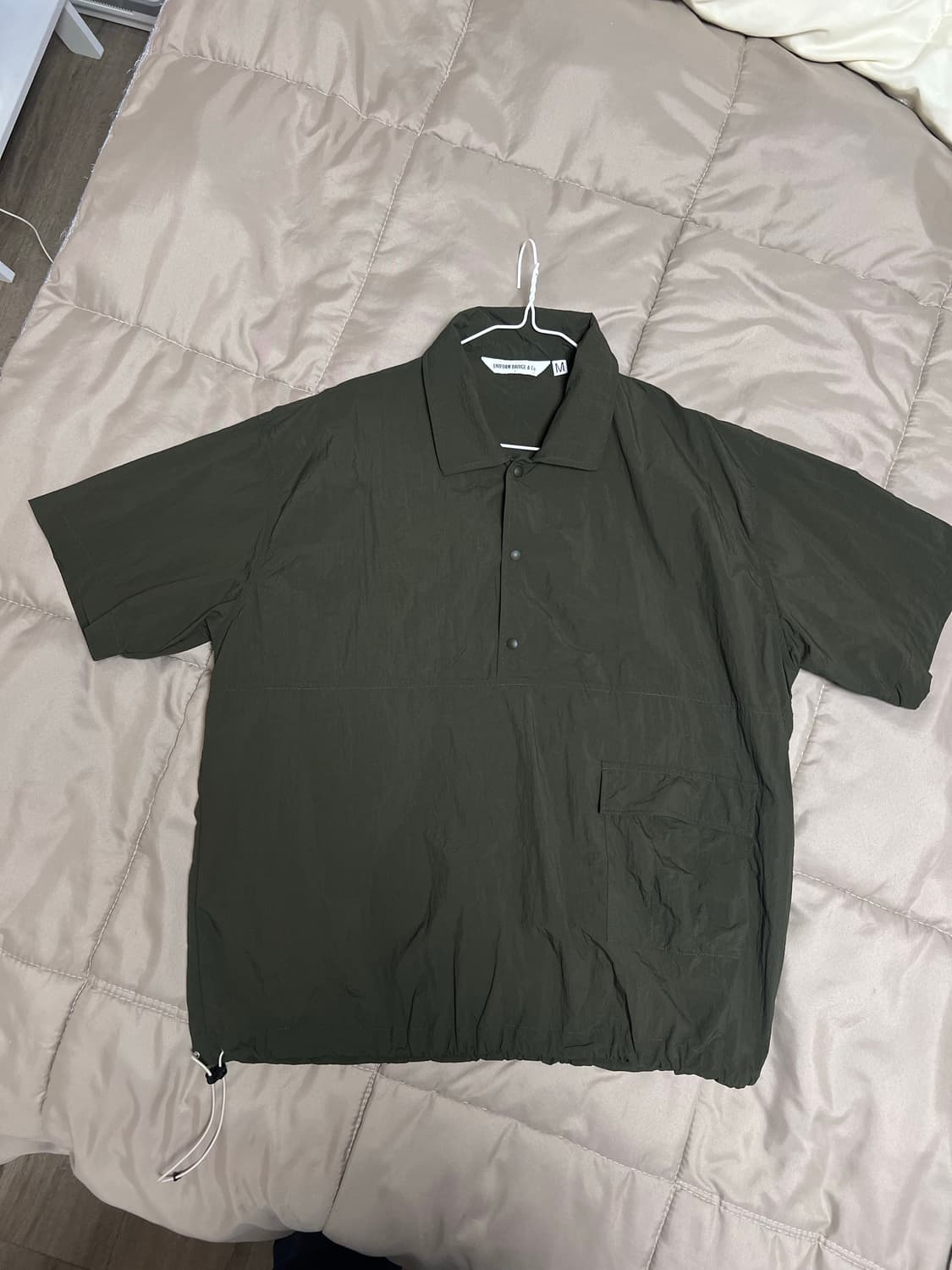 유니폼 브릿지 나일론 하프셔츠 카키 (M) 상품이미지3