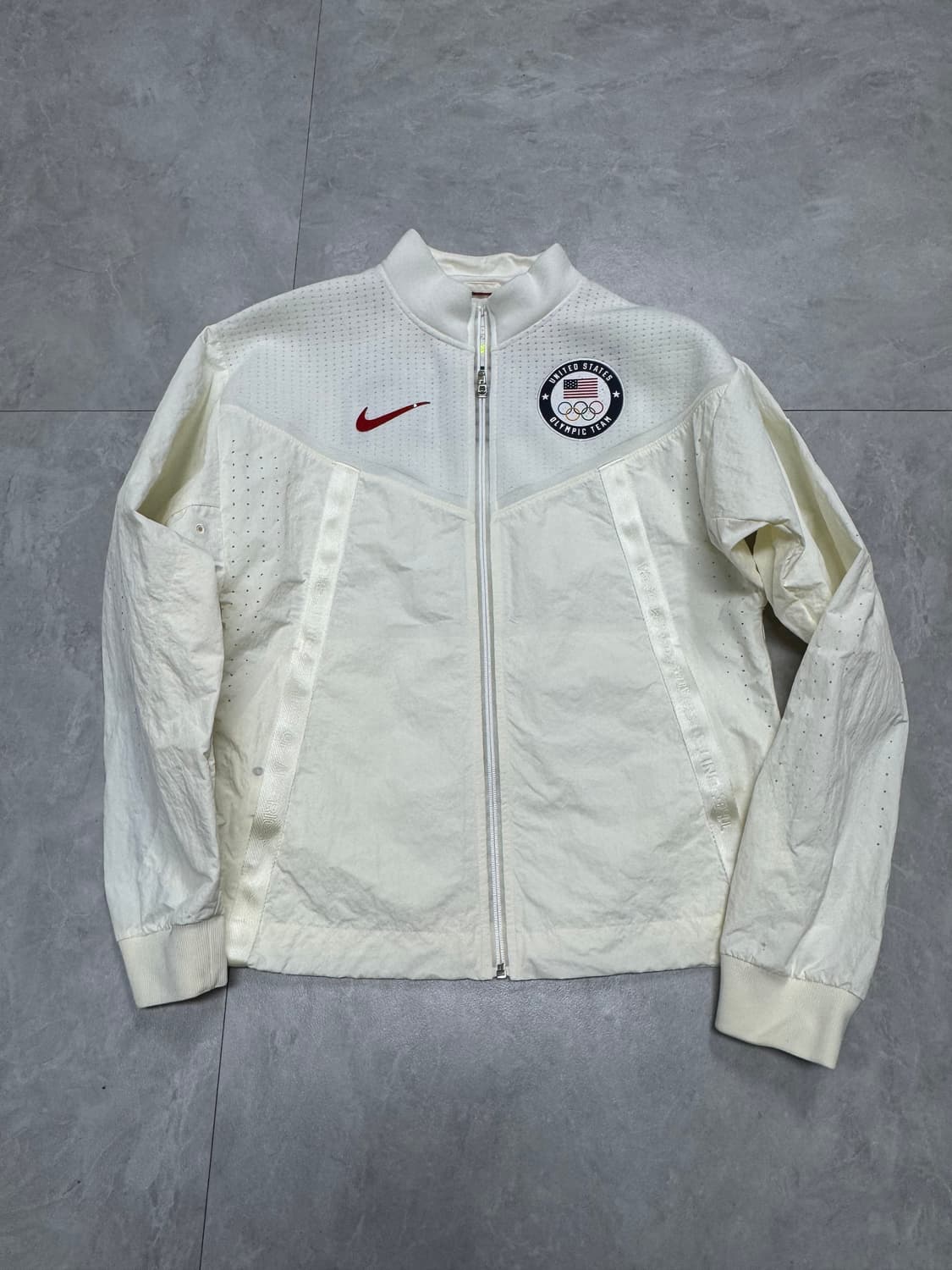 나이키 USA 윈드러너 상품이미지1