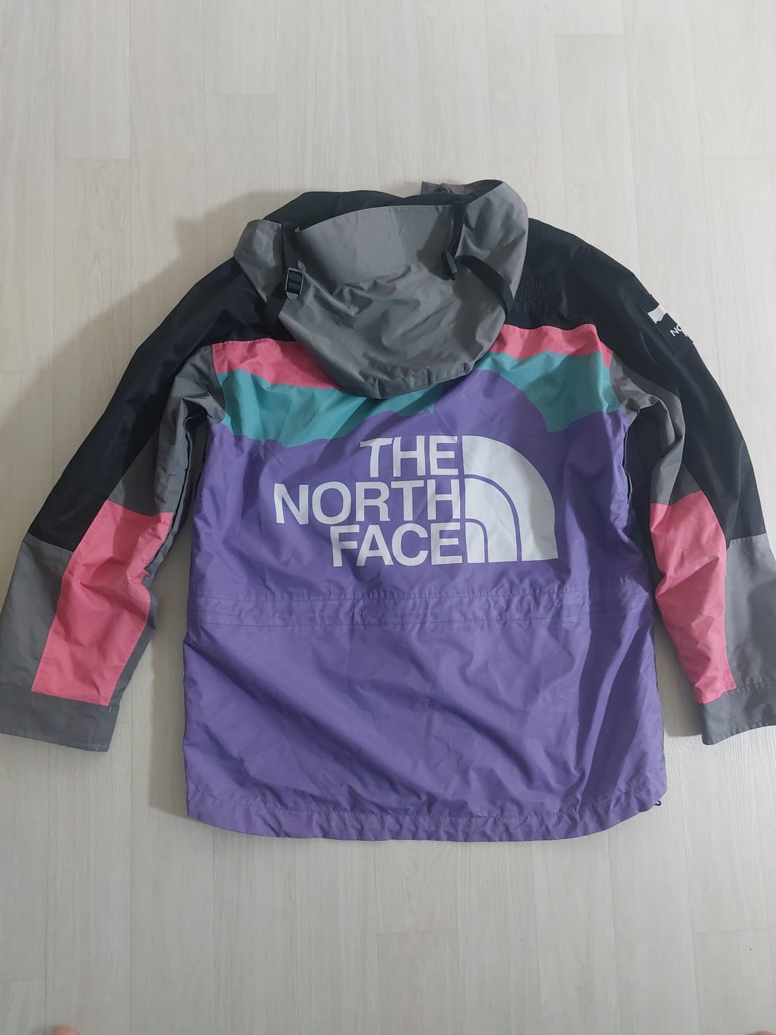 노스페이스 인빈서블 1944 레트로 마운틴 라이트 재킷 바람막이 상품이미지1