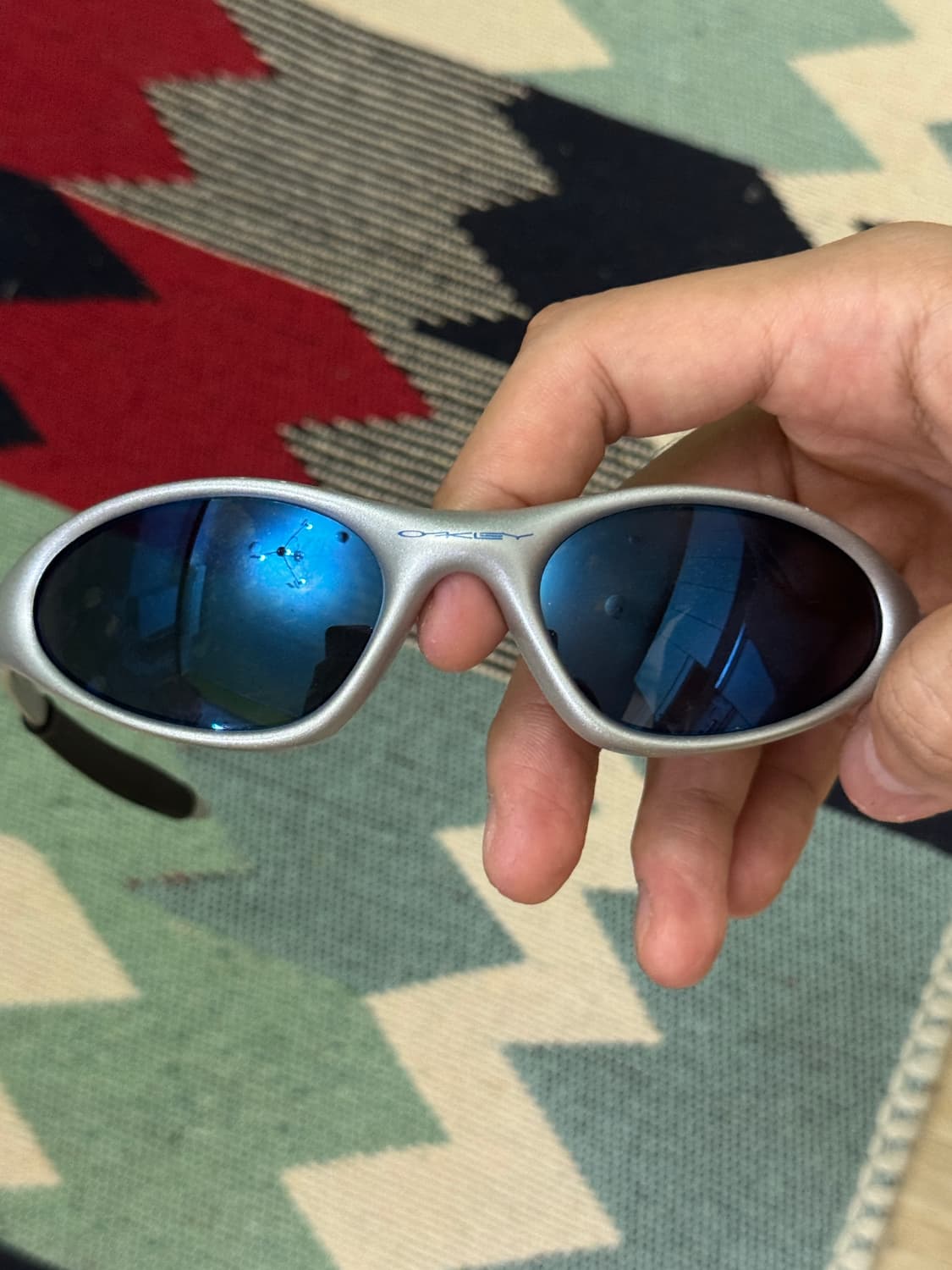 오클리(미뉴트) 실버블루 아이콘 상품이미지1