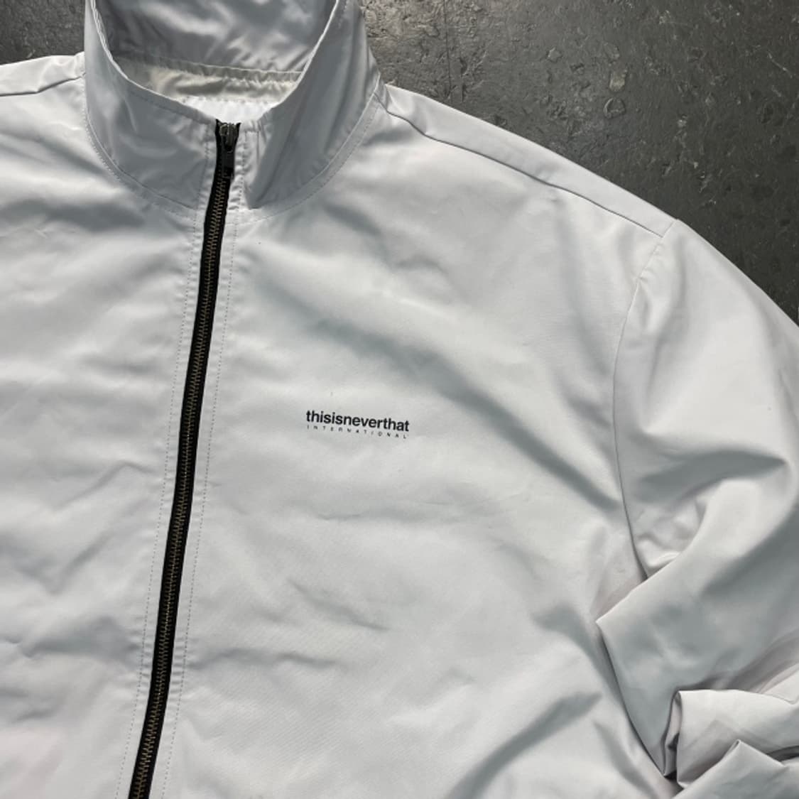 100 디스이즈네버댓 바람막이 상품이미지2