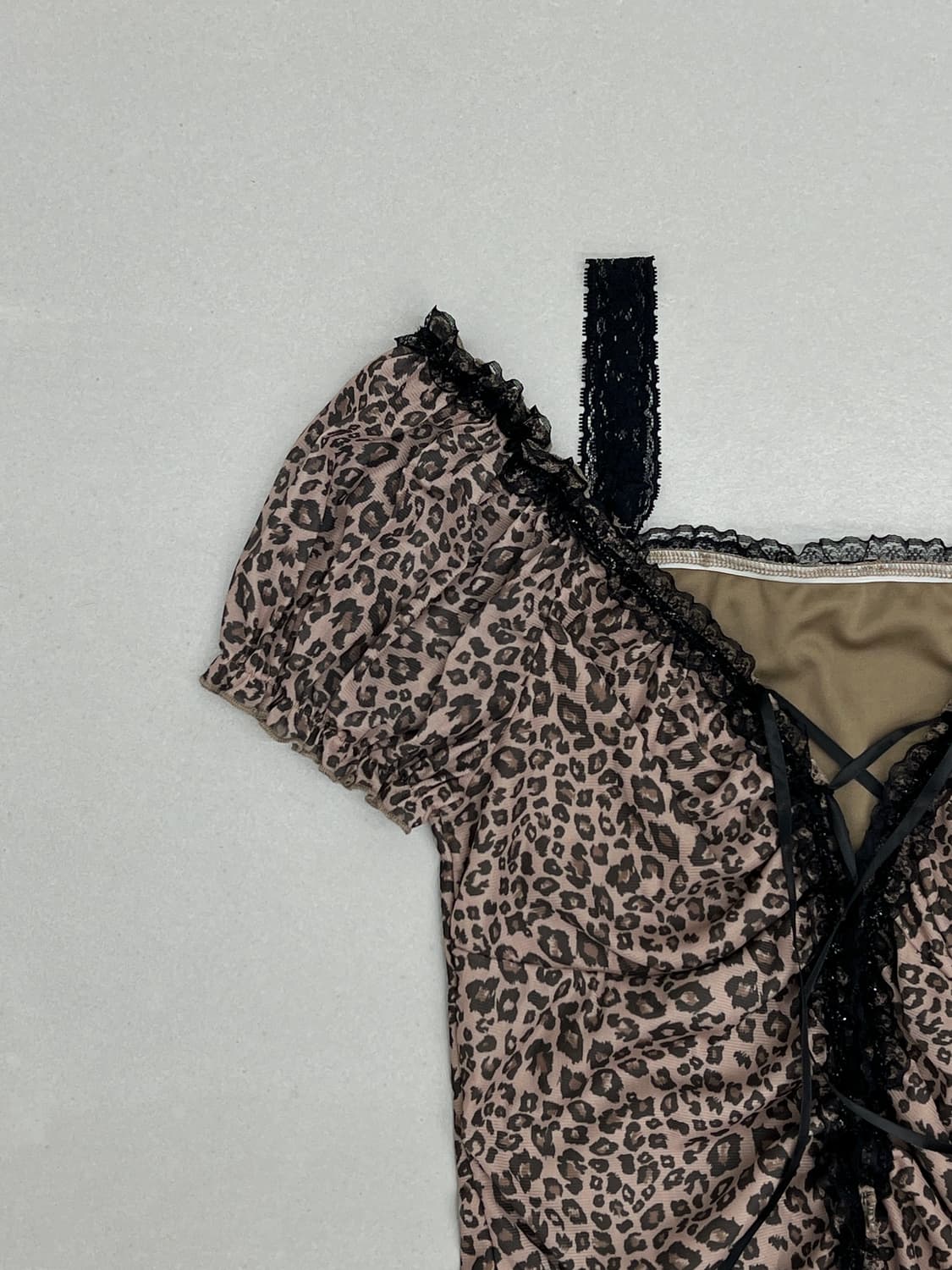 레오파드 패턴 반팔 오프숄더 상품이미지2