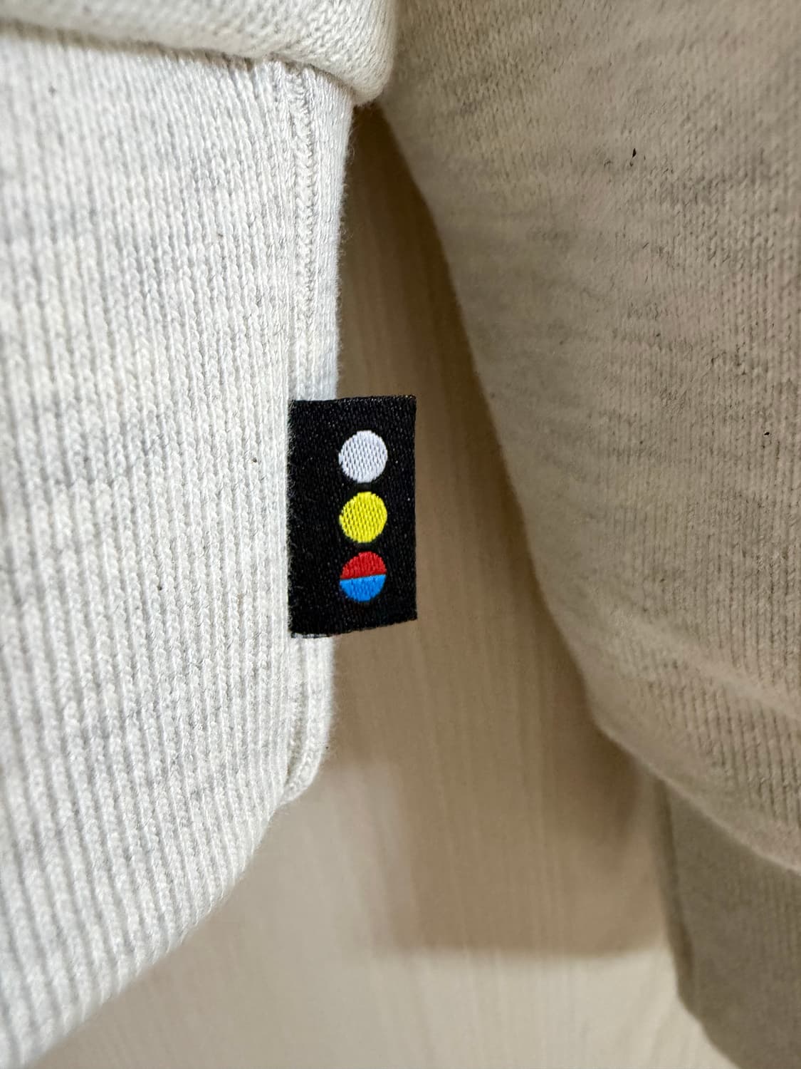 아이앱 23ss 반집업 맨투맨 새상품 상품이미지5