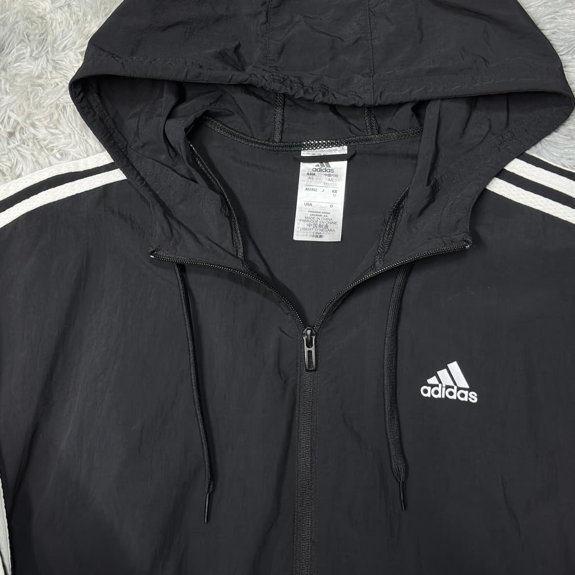 아디다스 에센셜 우븐 빅로고 윈드브레이커 상품이미지2