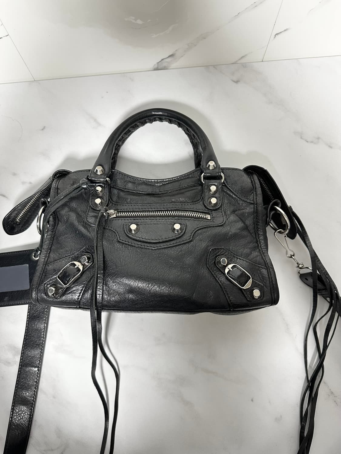 [A+ 정품] 발렌시아가 시티 모터백 미니 블랙 상품이미지4