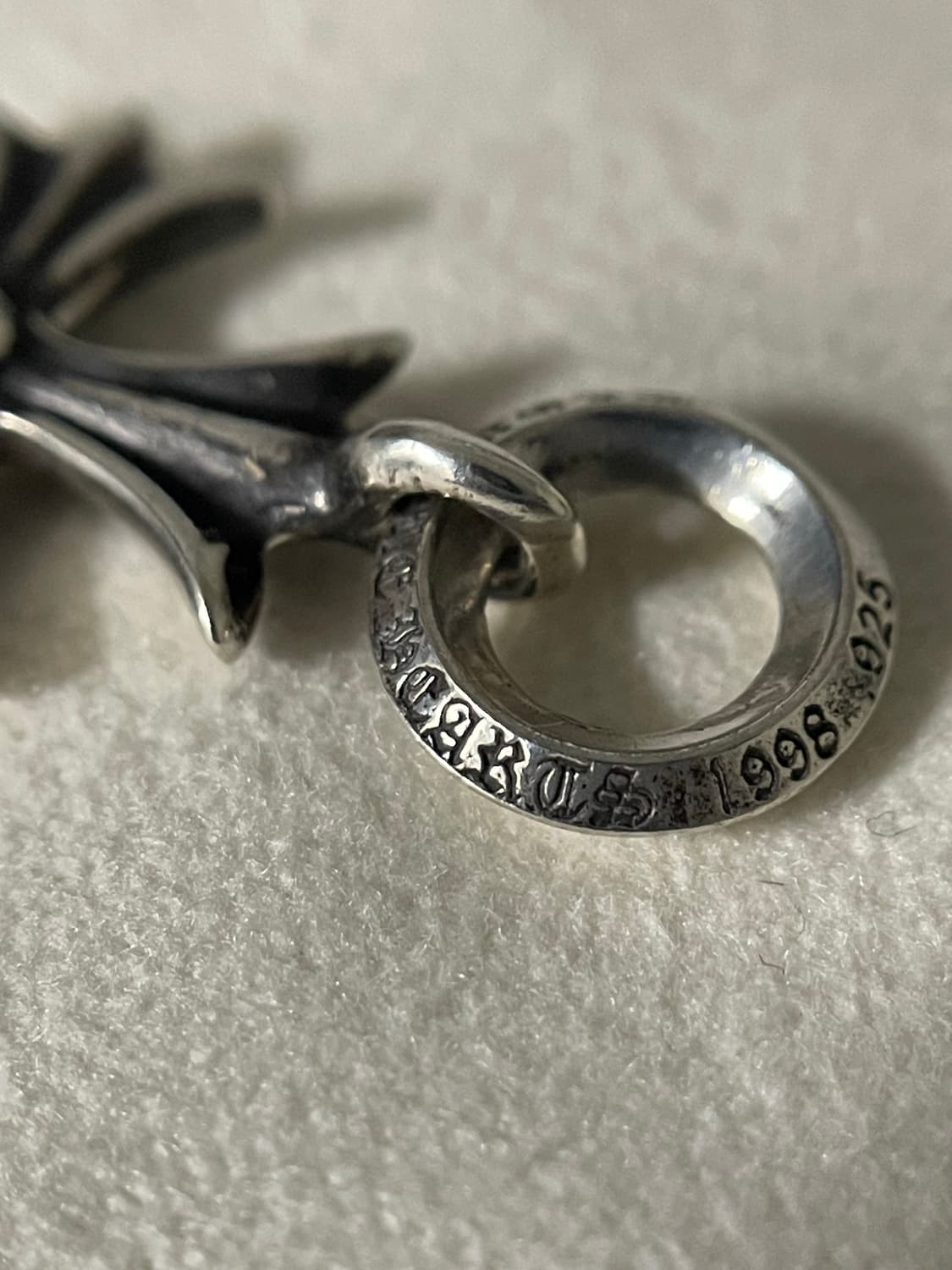 크롬하츠 타이니 크로스 펜던트 상품이미지3