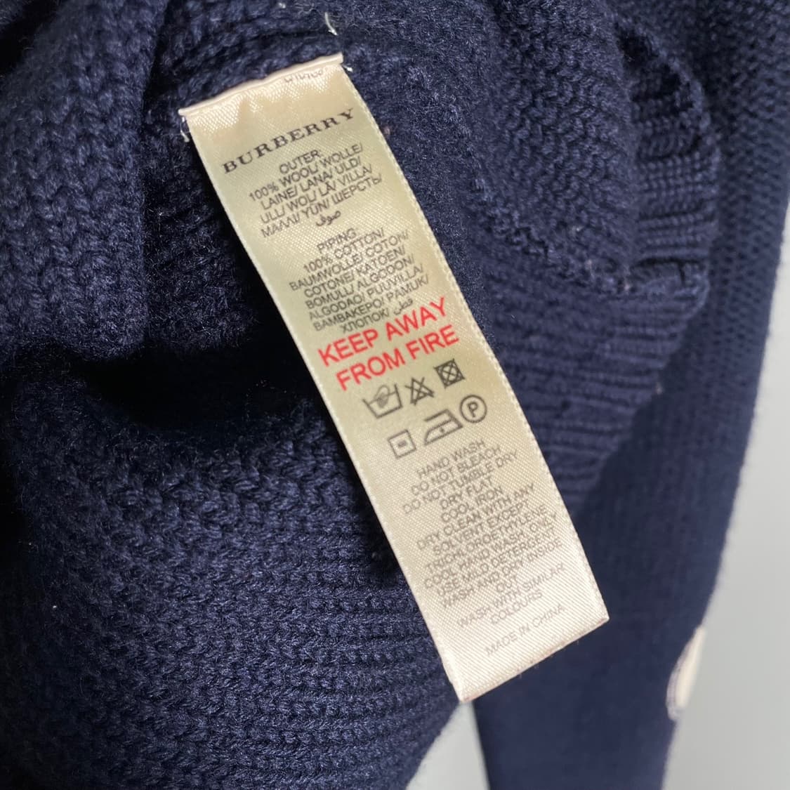 버버리 케이블 체크 암패치 V넥 니트 상품이미지6