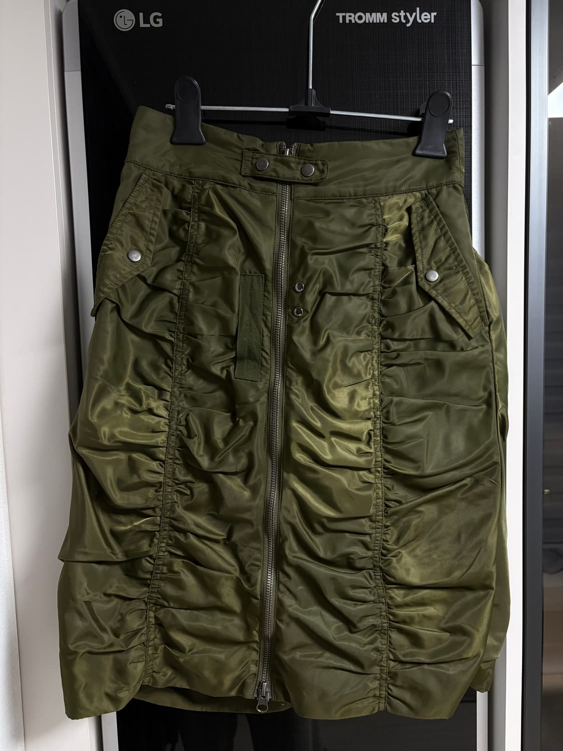 밀로우먼 유틸리티 셔링 지퍼 스커트 카키 M 상품이미지4