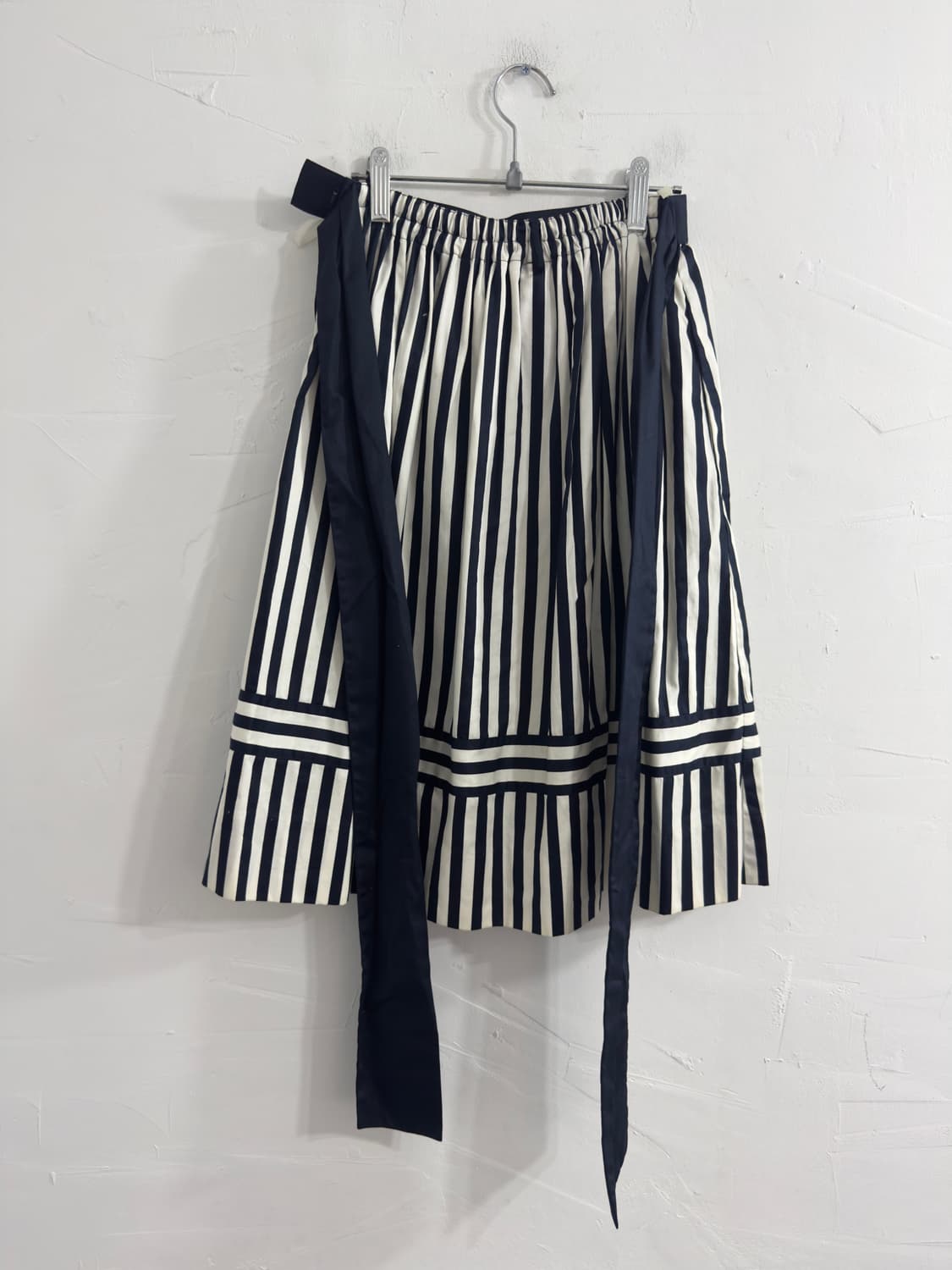 familiar ribbon point stripe strap skirt 상품이미지6