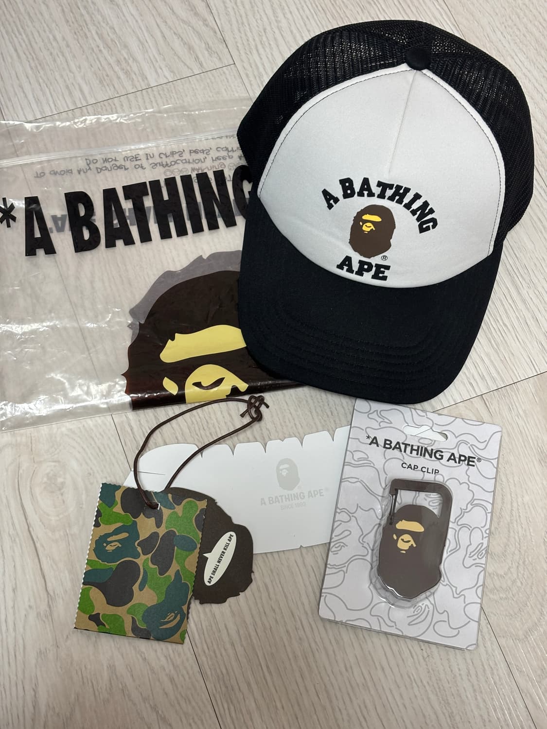 베이프 컬리지 메쉬캡 블랙 상품이미지1