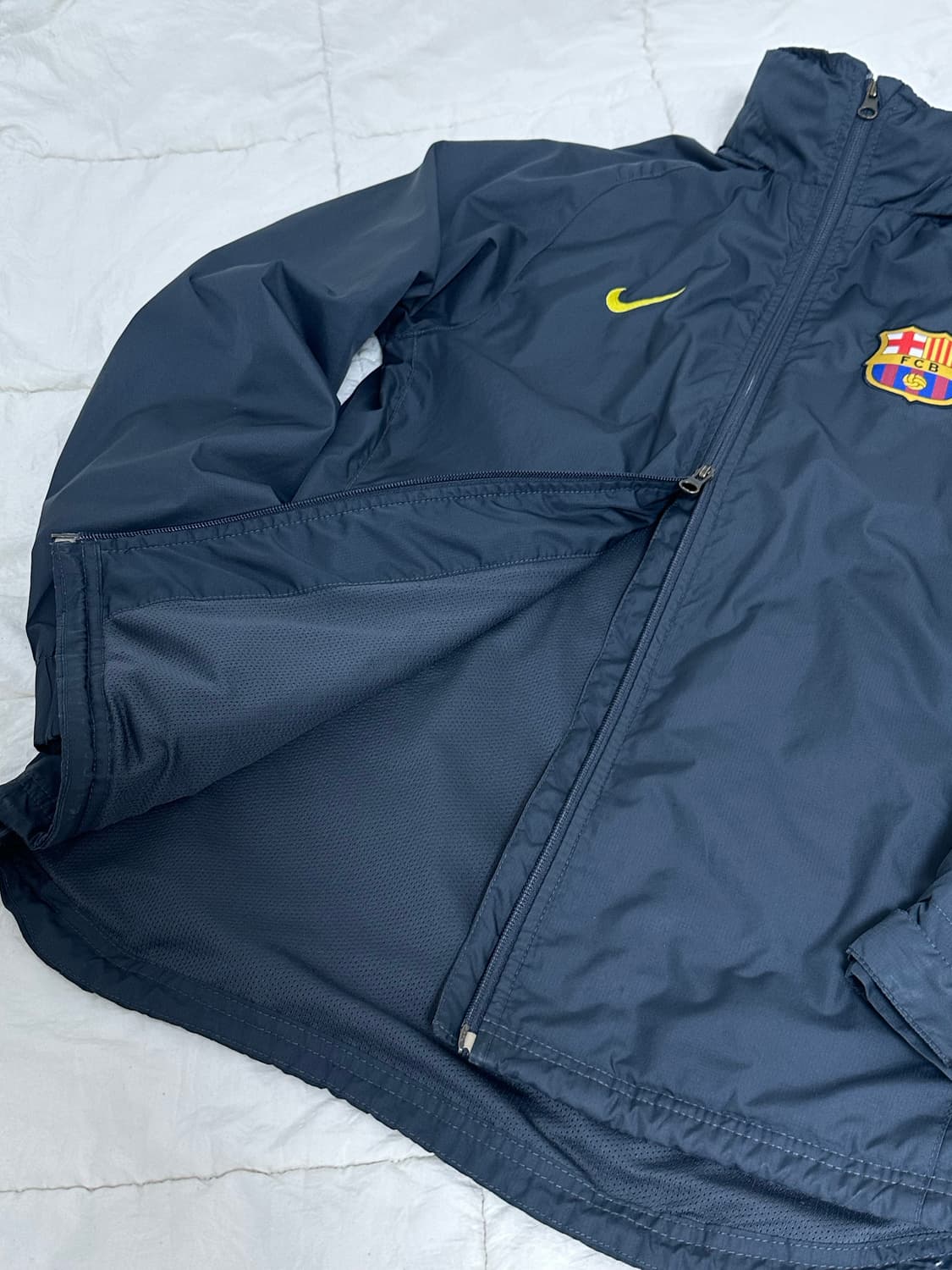 나이키 바르샤 스톰핏 바람막이 미디움 상품이미지4
