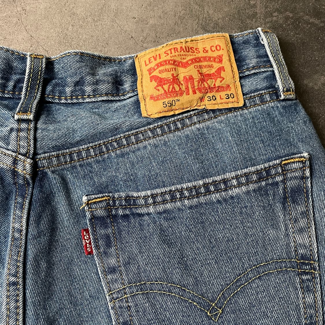 LEVI'S 리바이스550 빈티지 테이퍼드핏 데님 팬츠 A00677 상품이미지8