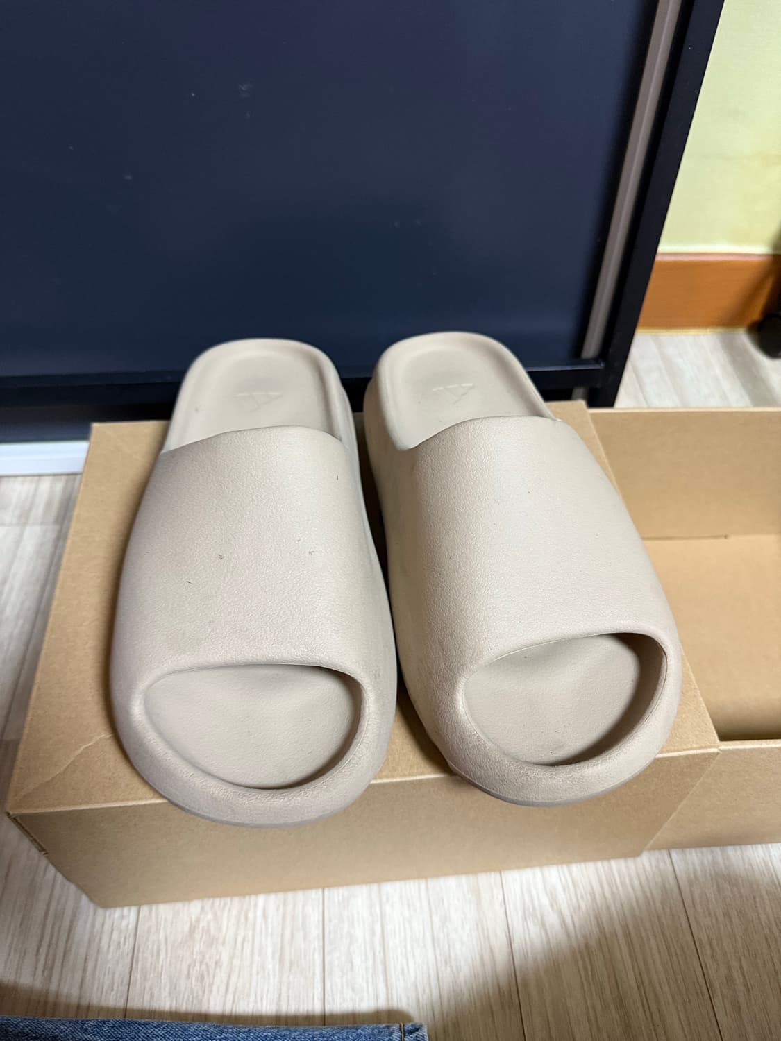 아디다스 이지슬라이드 퓨어 상품이미지1