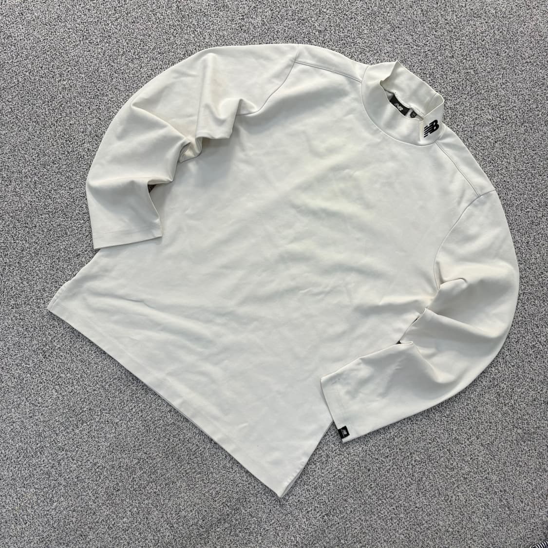 100 뉴발란스남성 반목 폴라넥 긴팔티 0423J 상품이미지1