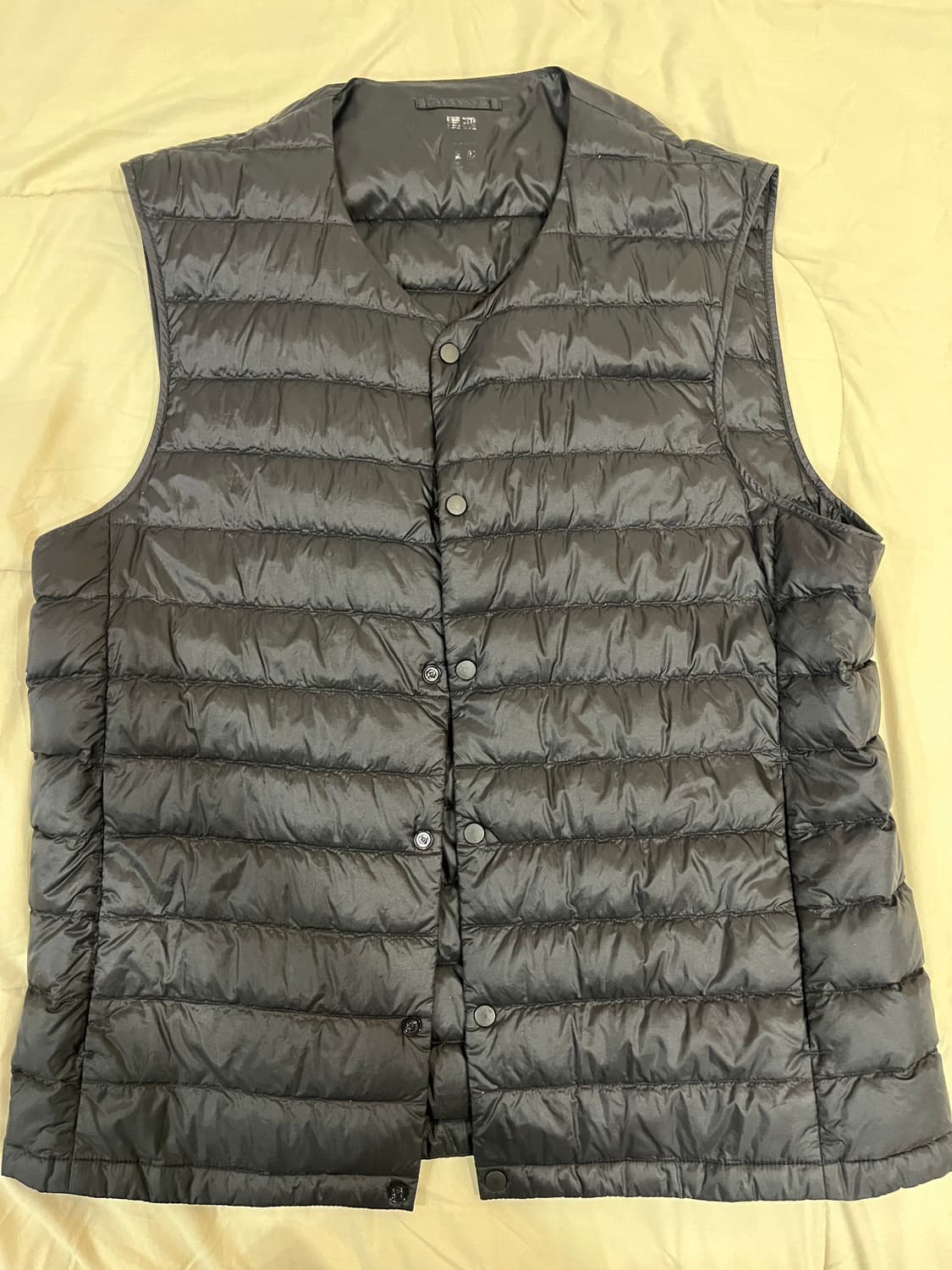 유니클로 경량조끼 상품이미지1