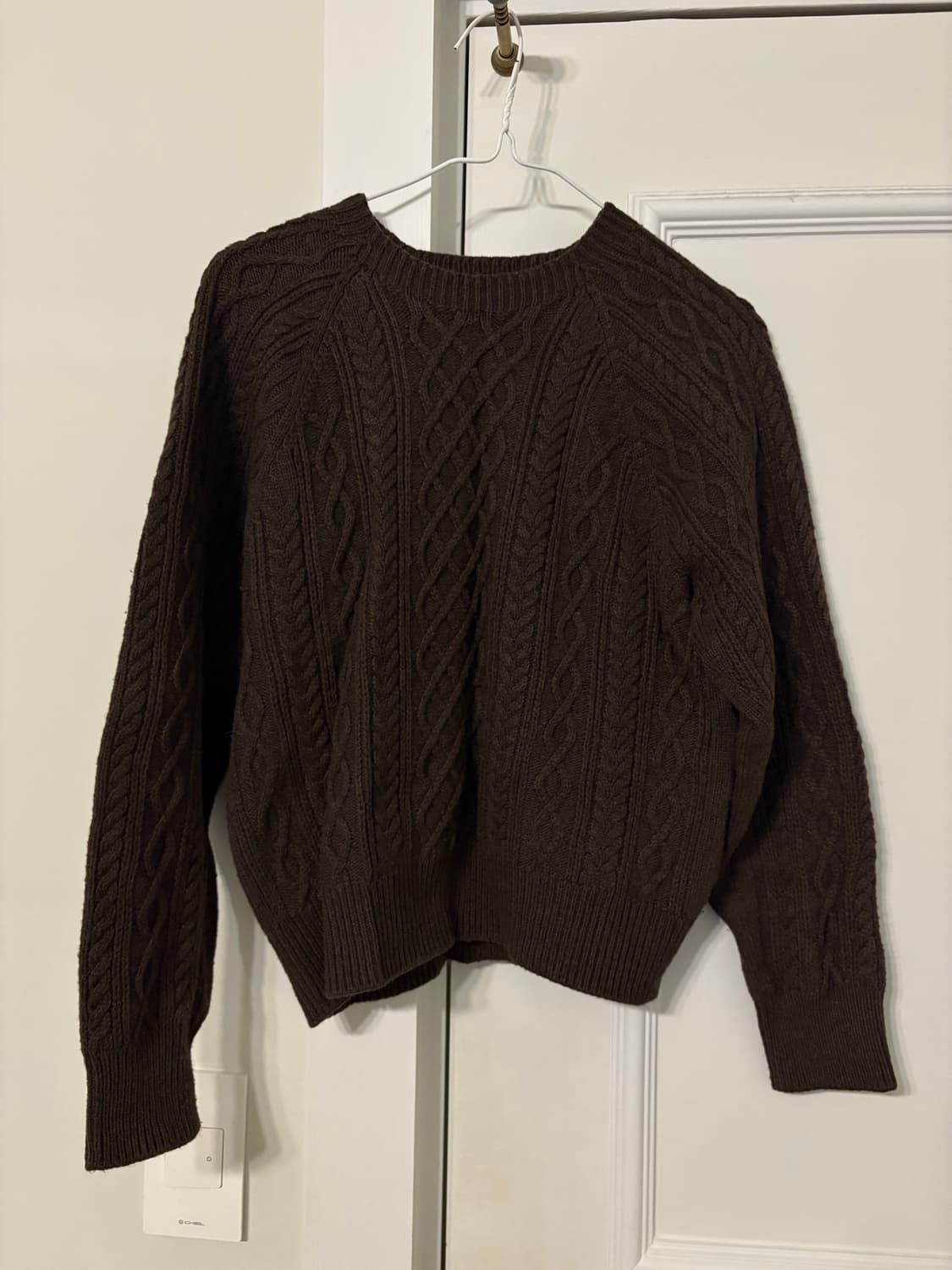 얼바닉30 케이블 니트 상품이미지1