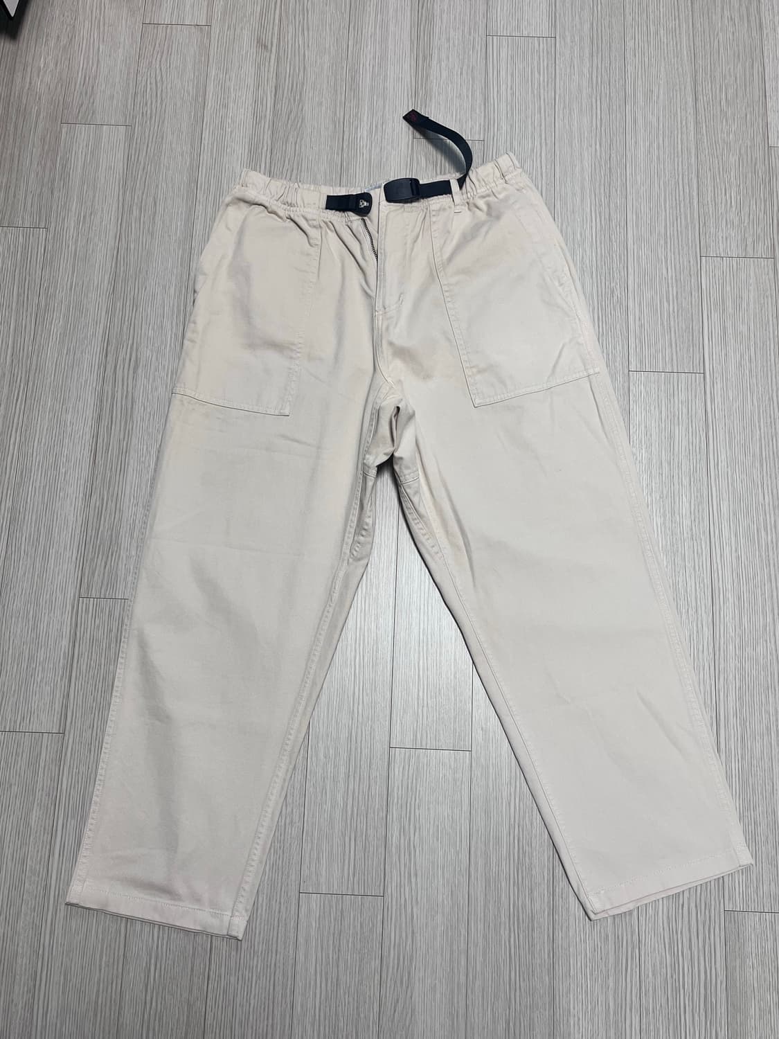 그라미치 루즈테이퍼드 내추럴 M 새제품 상품이미지1