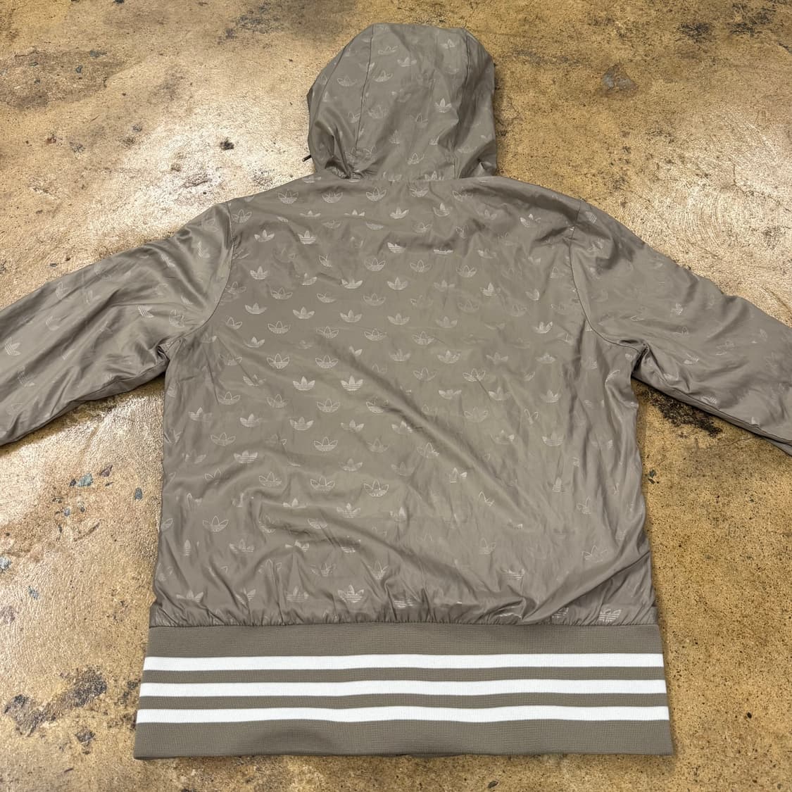아디다스 연 카키 후드 바람막이 90 상품이미지4