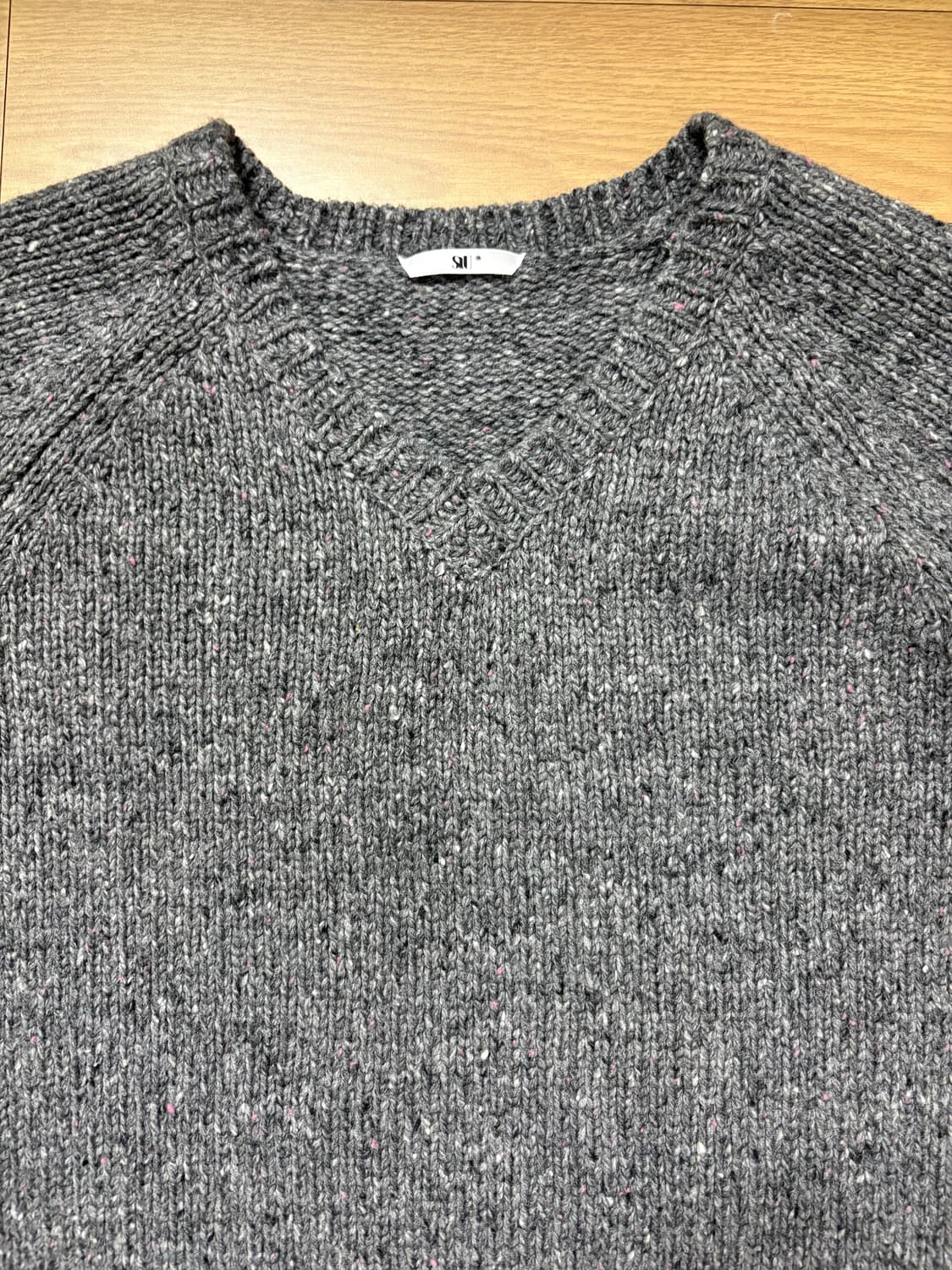 에스티유 브이넥 그레이 (M) 상품이미지4