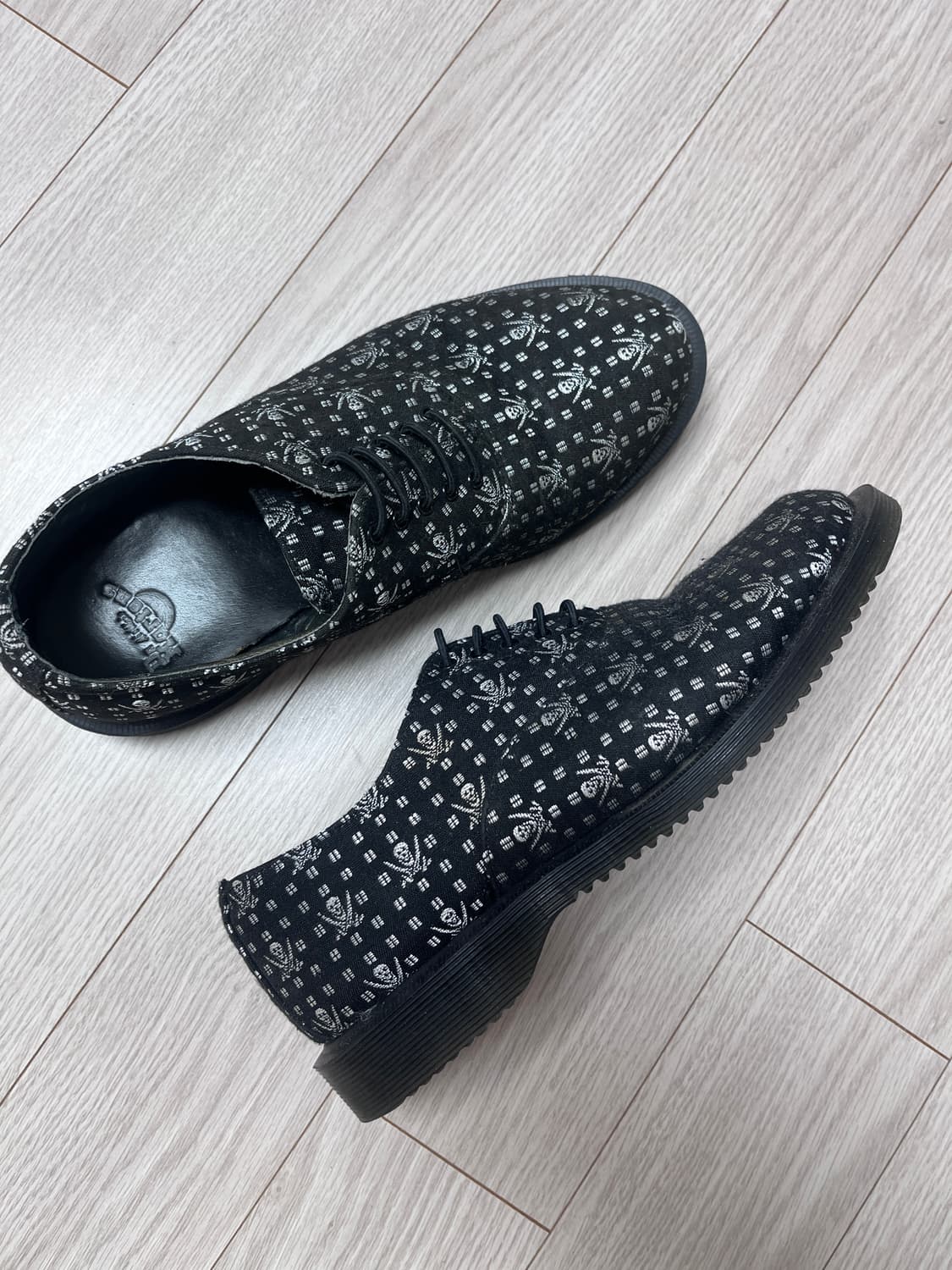 Dr.Martens 상품이미지1