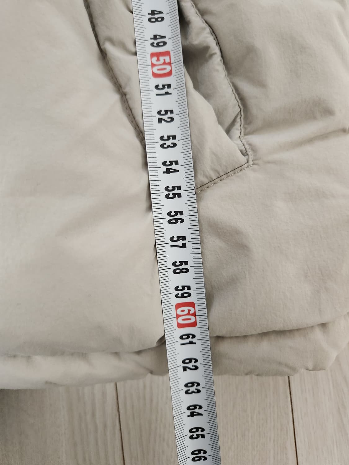 새상품급)지오다노 그레이 푸퍼 숏패딩 사이즈100(L)

여러 중고사이트 상품이미지3