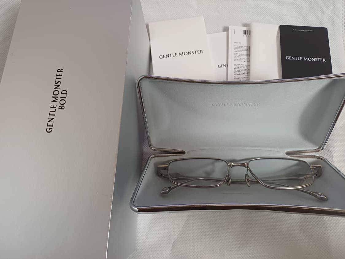 젠틀몬스터 사가 saga 카리나 안경 상품이미지2