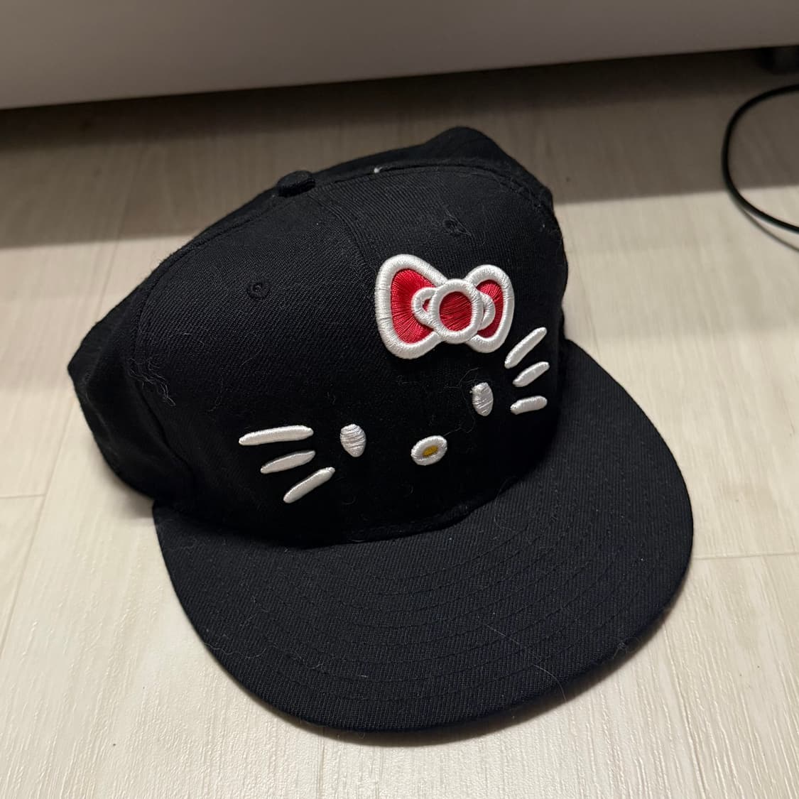 뉴에라 헬로키티 키티 스냅백 모자 56.8cm 상품이미지1