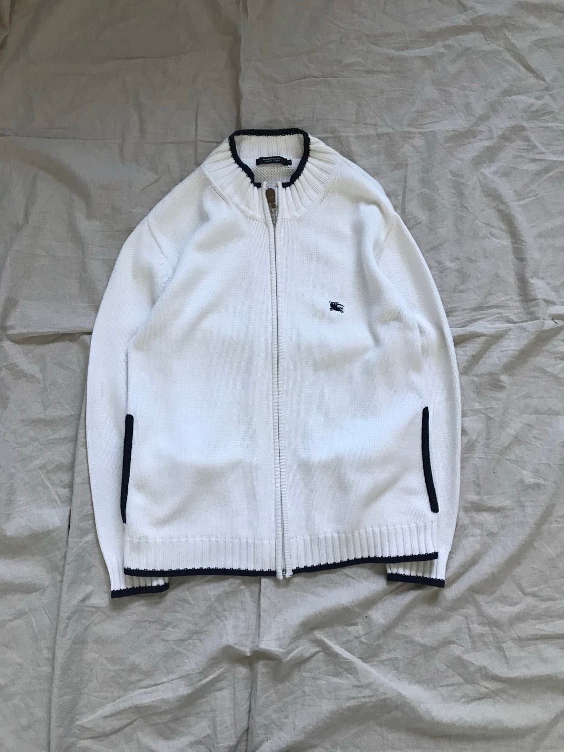 버버리 블랙라벨 자수로고 화이트 니트 풀집업 상품이미지6