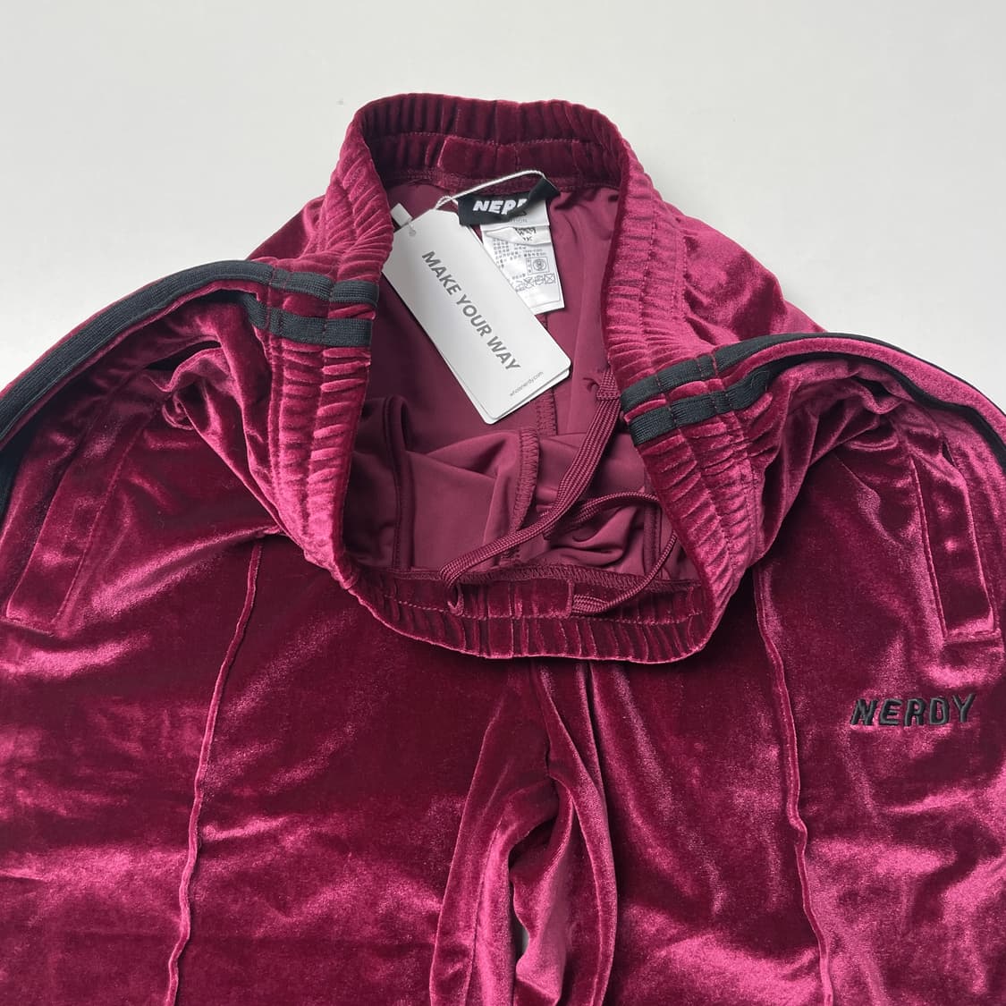 [중고] 널디 벨루아 벨벳 트랙 바지 버건디 M 상품이미지1