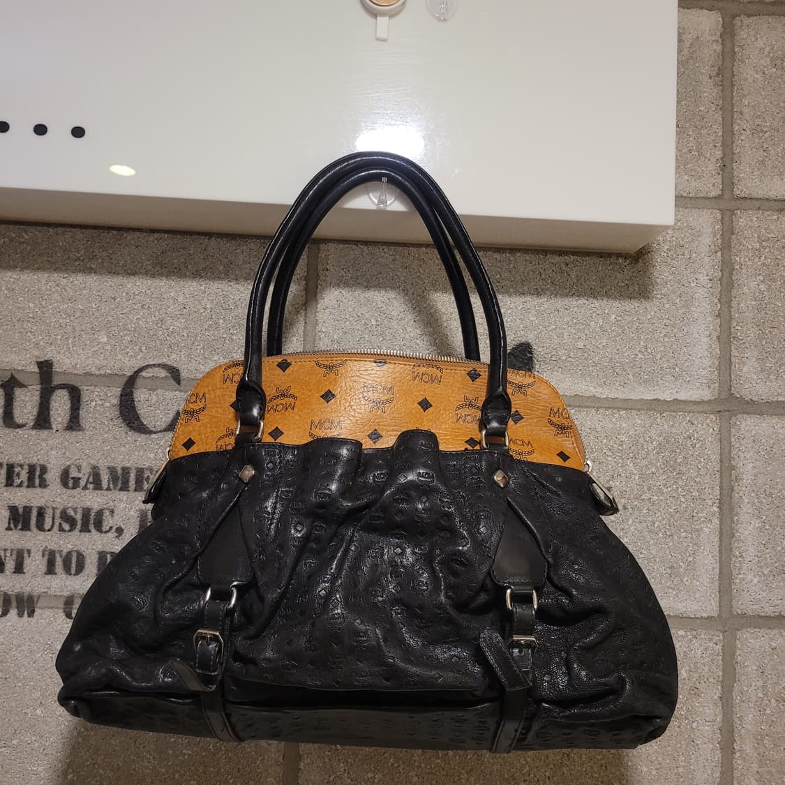 MCM 비세토스 레더 핸드백  상품이미지2