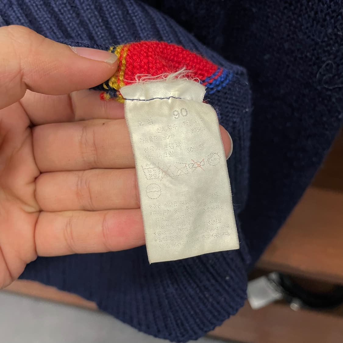 90s 리바이스 크리켓 패치 로고 프레피 브이넥 니트 스웨터 상품이미지9