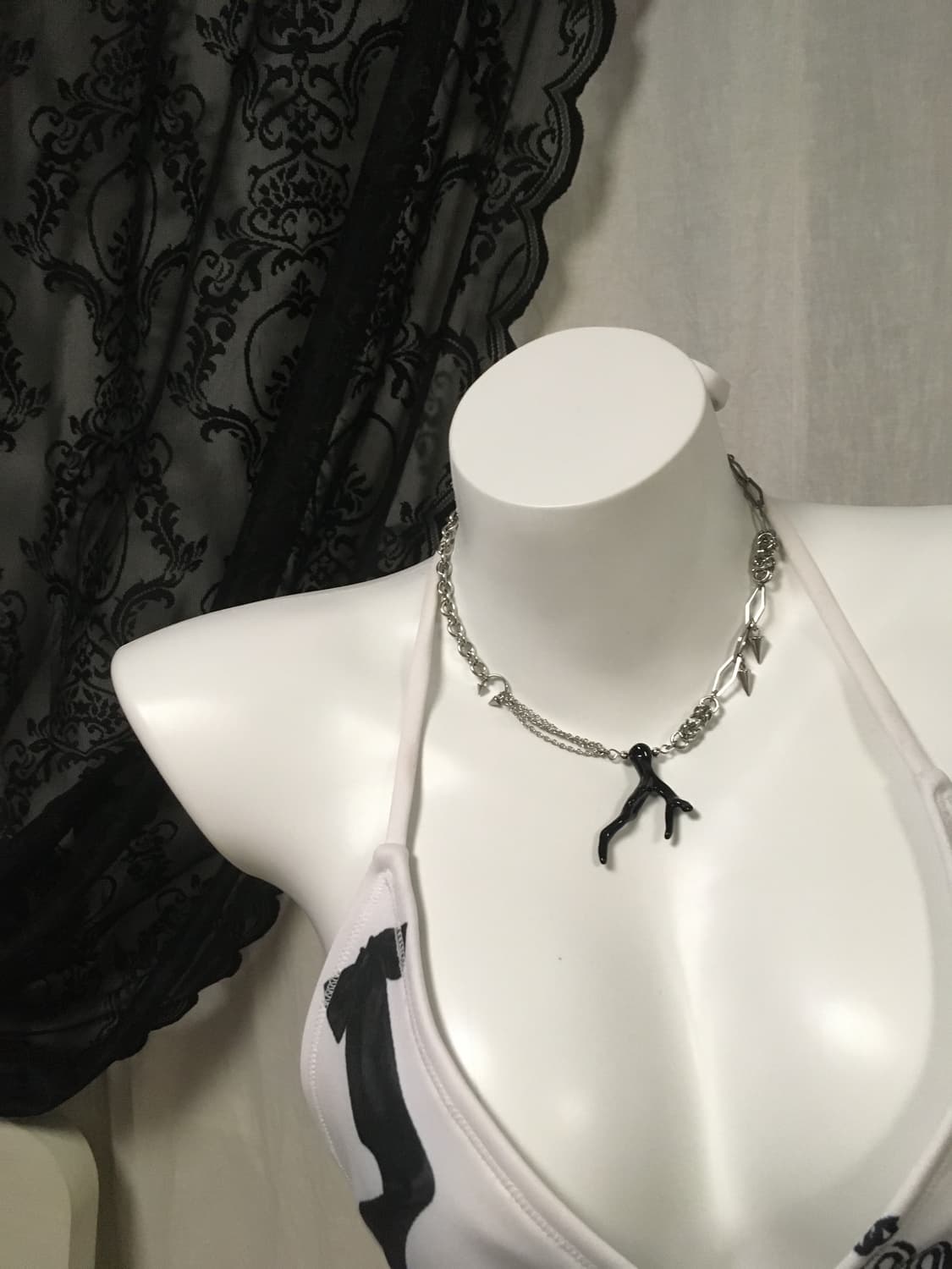 BUZZERBE BLACK BRANCH CHARM NECKLACE 상품이미지2