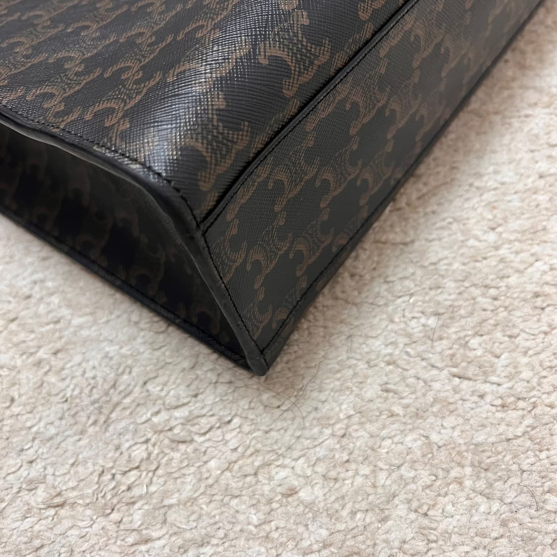 셀린느 호리즌탈 트리옹프 카바스 토트백 상품이미지5