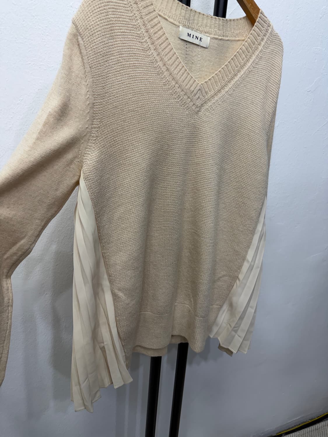 정품) MINE 마인 한섬 브이넥 니트 풀오버 베이지 90F 상품이미지2