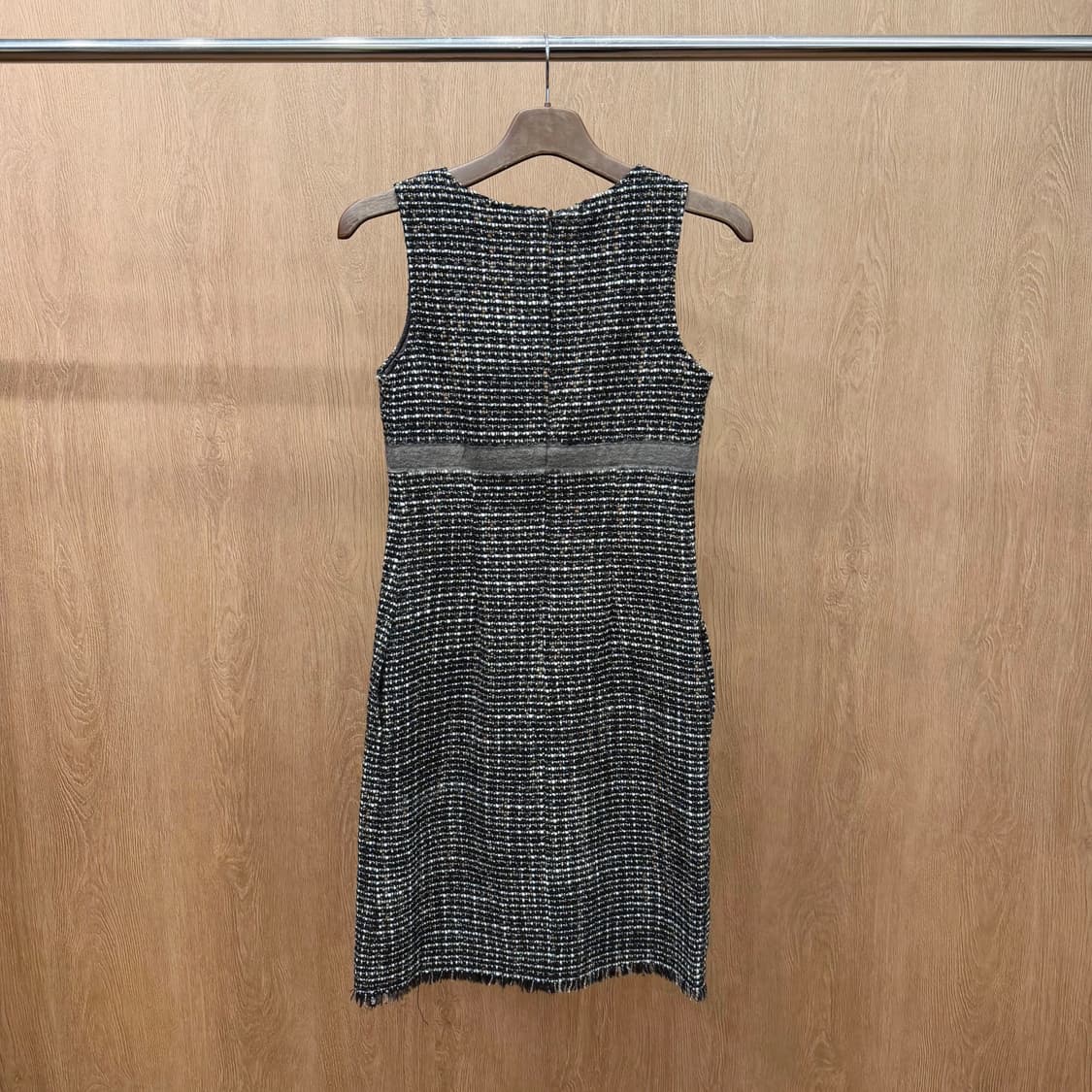 막스마라 슬리브리스 미디 원피스 트위드 패턴 밑단 프린지 디테일 브라운 상품이미지3