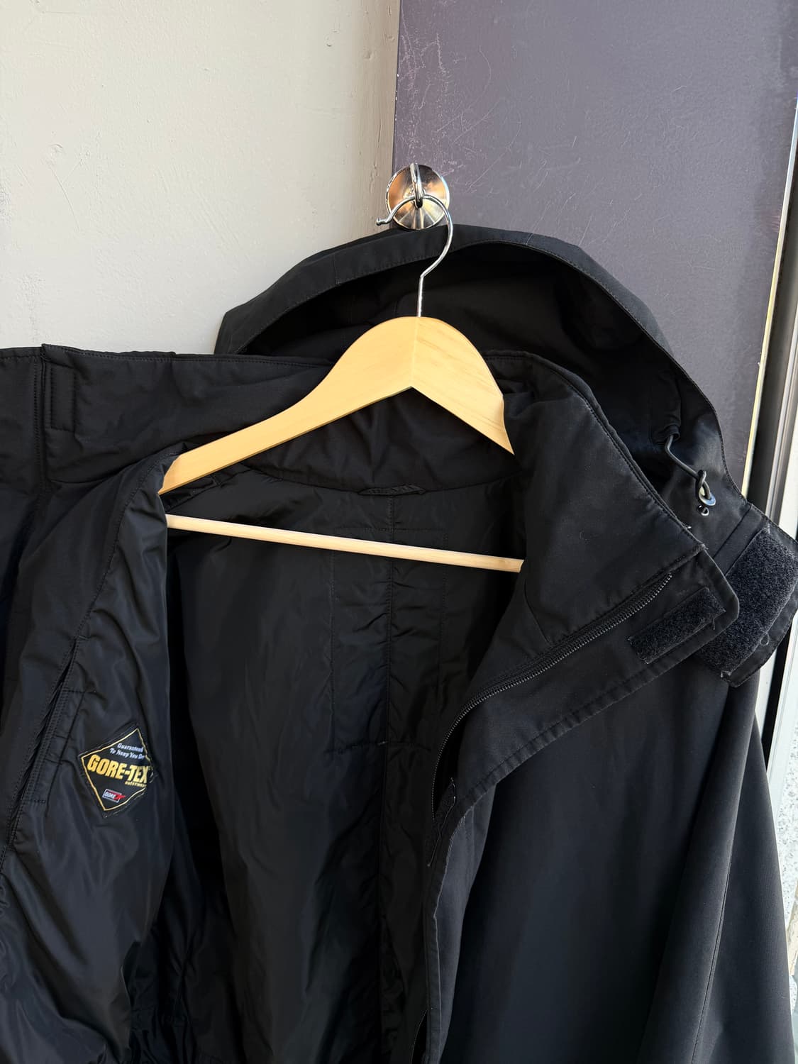 50/ 프라다 스포츠 레드탭 고어텍스 패딩자켓 상품이미지6