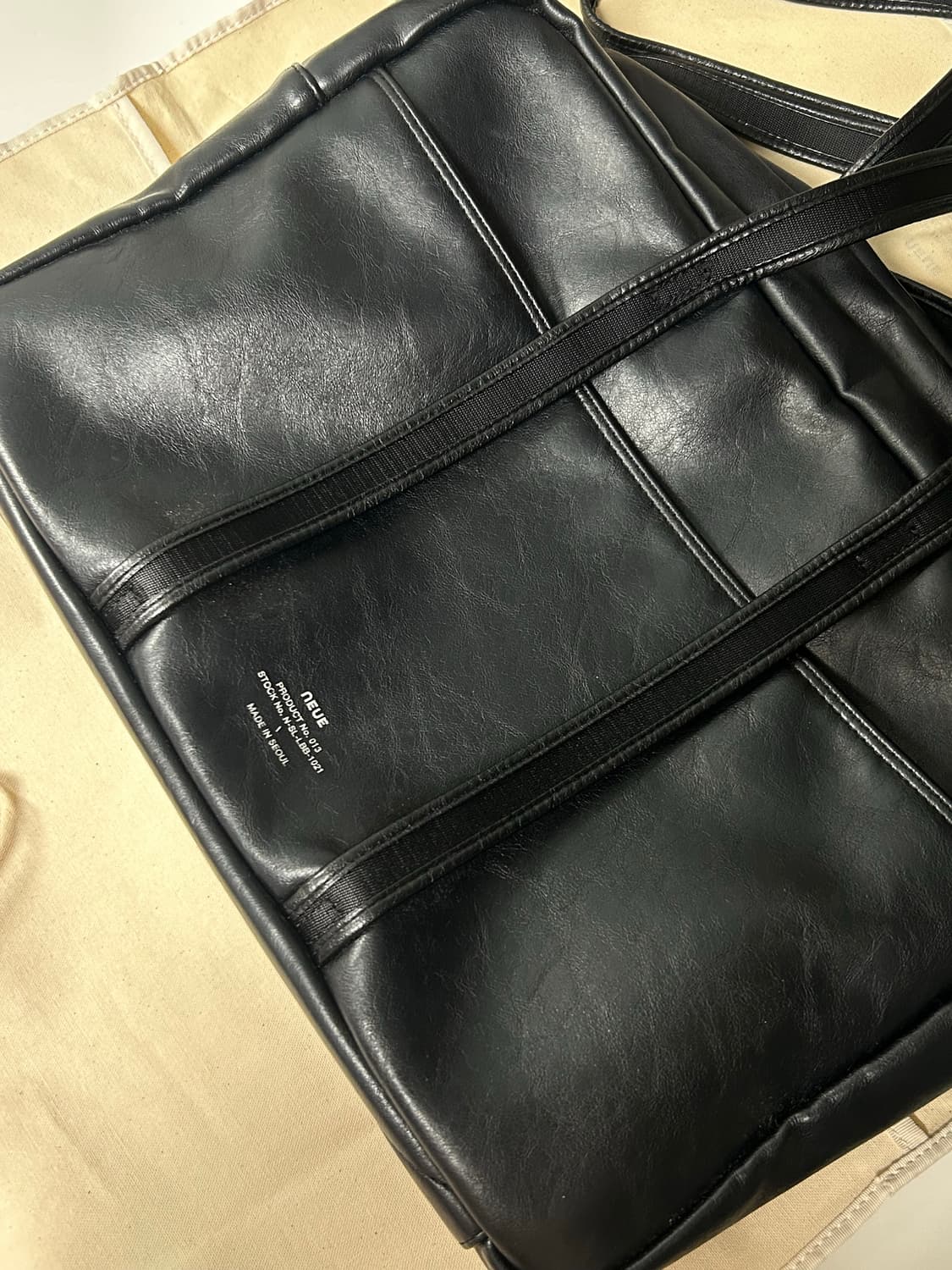 노이에 NEUE 보스턴백 M size black 상품이미지2