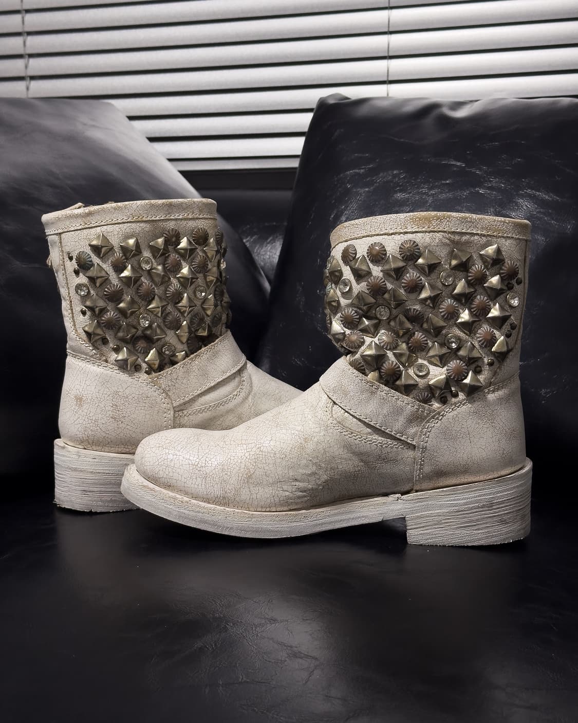 {ASH} Cracked Studded Biker Boots  상품이미지5
