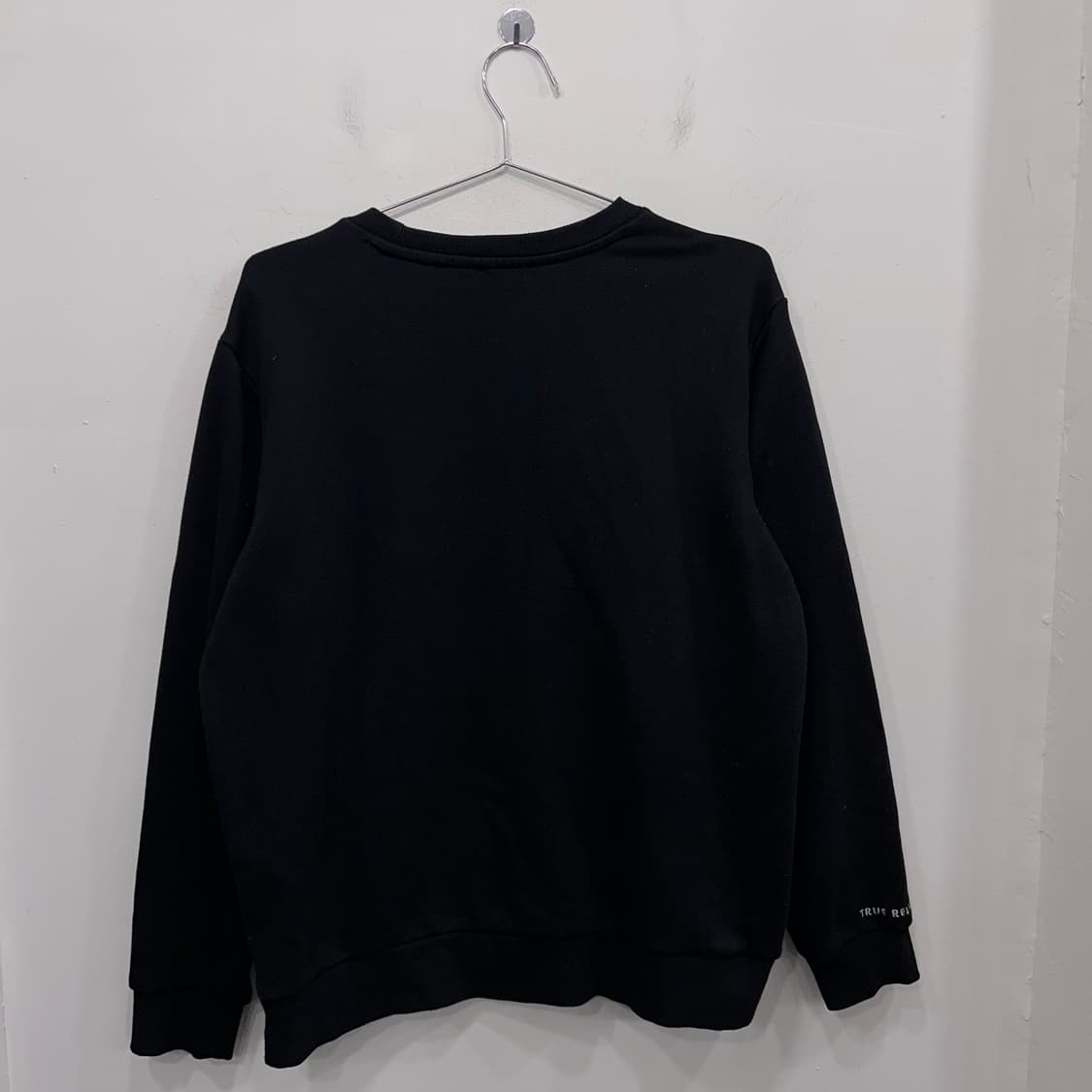 트루릴리젼 말발굽 자수로고 슬림핏 맨투맨 상품이미지5