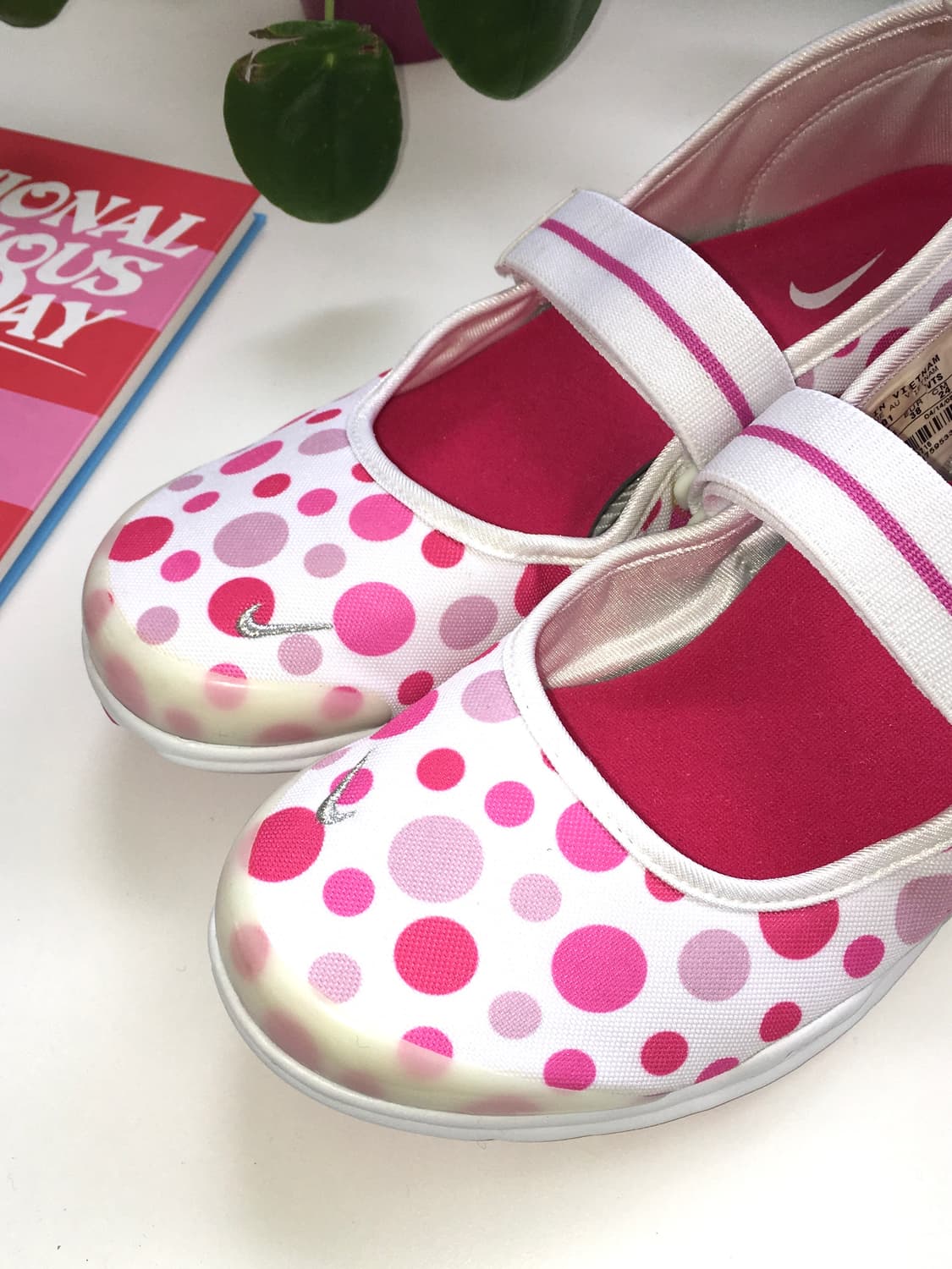 Nike Polka Dot Mary Jane Shoes 상품이미지2
