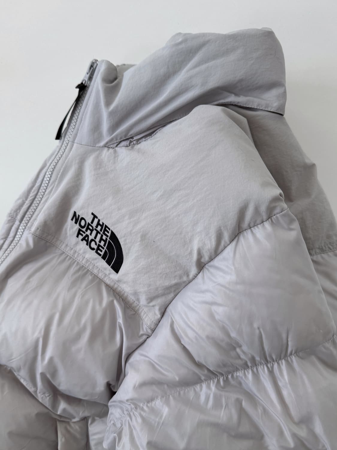 노스페이스 루즈핏 아이스 그레이 눕시 온 볼 패딩 상품이미지3