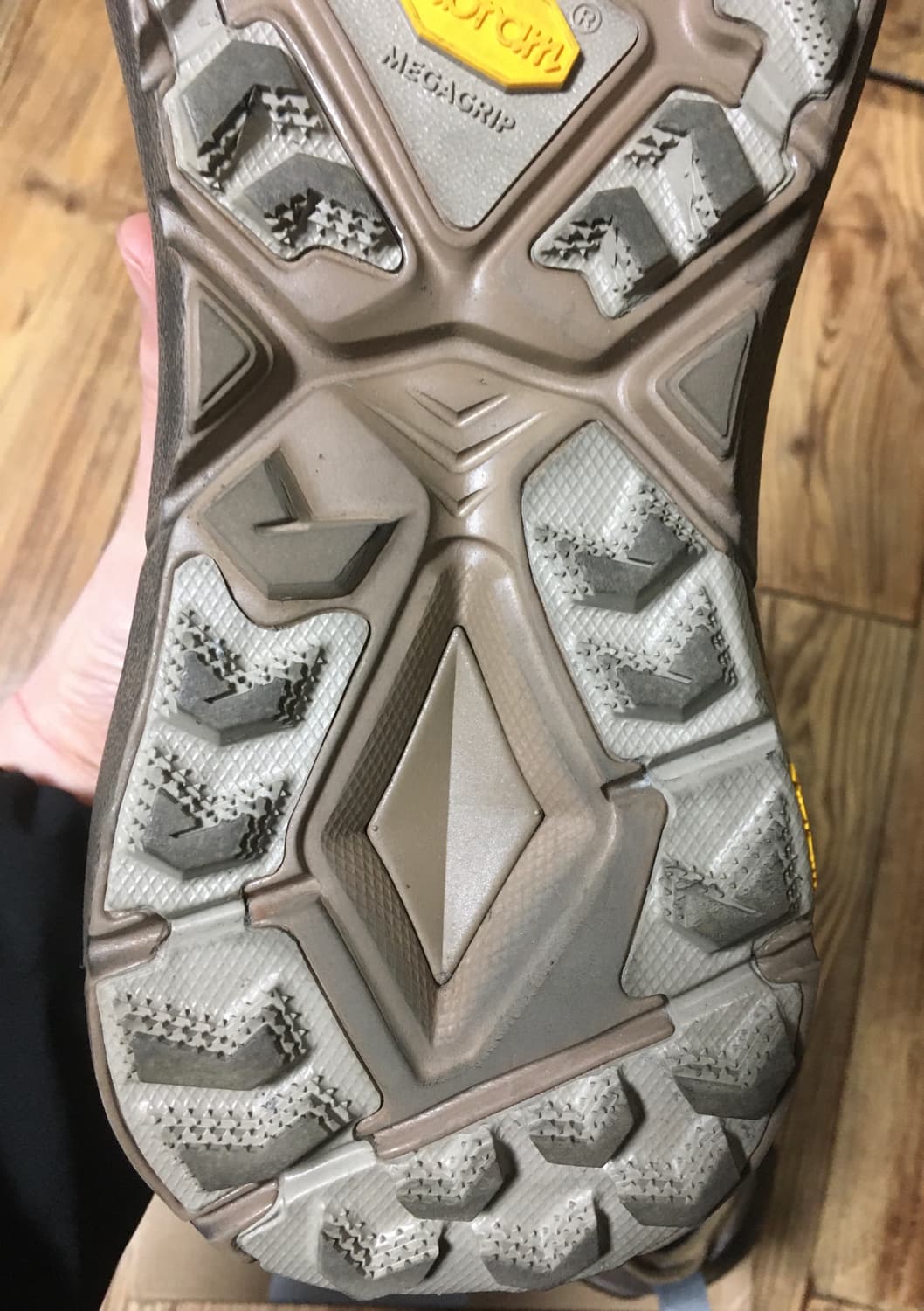 호카 새티스파이 마파테스피드4 라이트 러버 판매합니다 상품이미지7