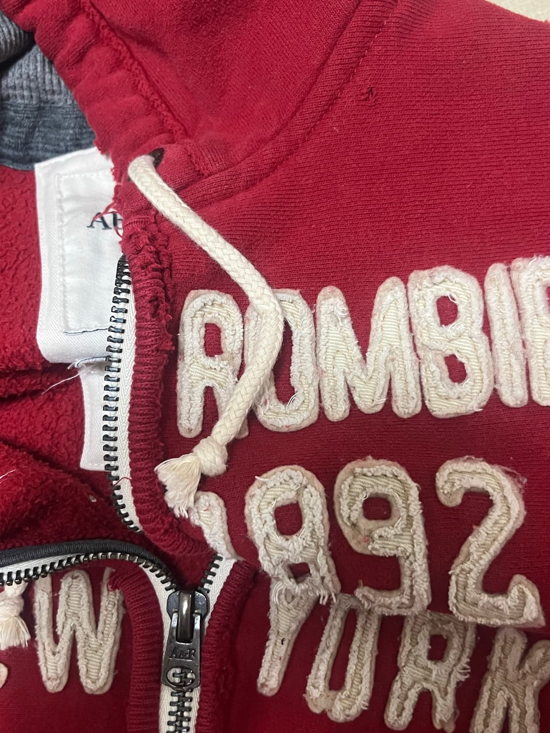 아베크롬비 양홍원 착용 기모 후드집업 후디 기모 레드 아담스 마운틴 상품이미지3